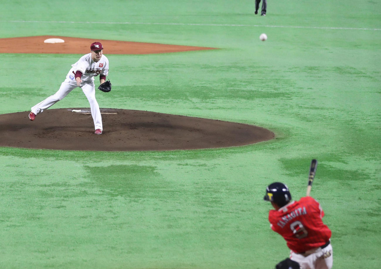 ソフトバンク対楽天　1回裏ソフトバンク2死、田中将は柳田に右越えの本塁打を放たれる（撮影・屋方直哉）