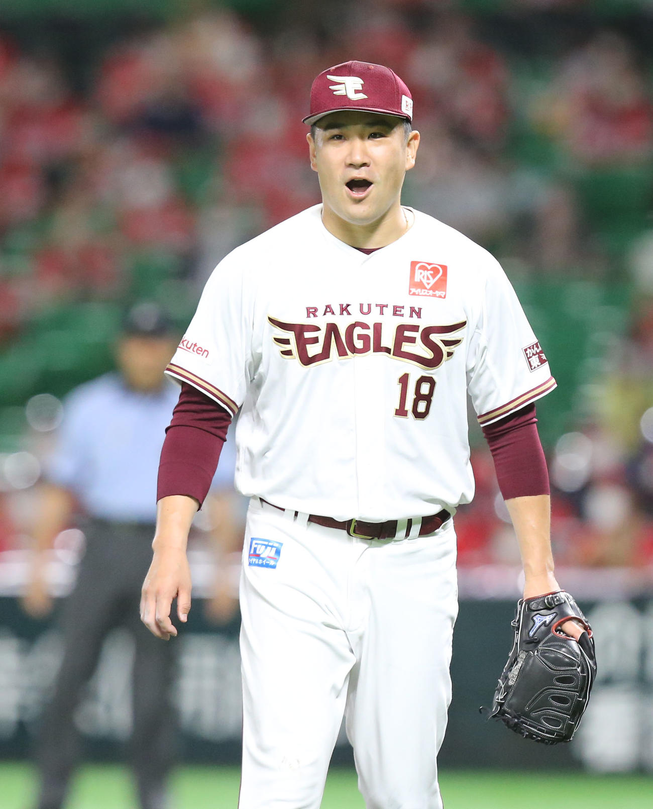 ソフトバンク対楽天　7回裏を投げ終えほえる田中将（撮影・屋方直哉）