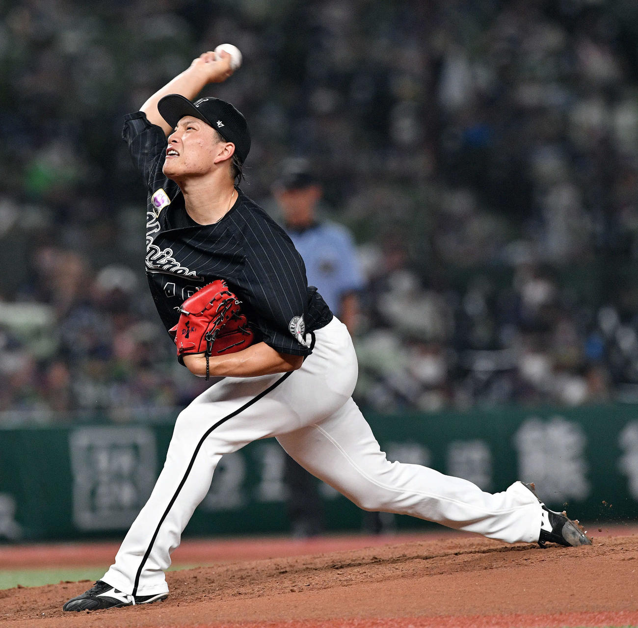 西武対ロッテ　ロッテ先発の岩下（撮影・滝沢徹郎）