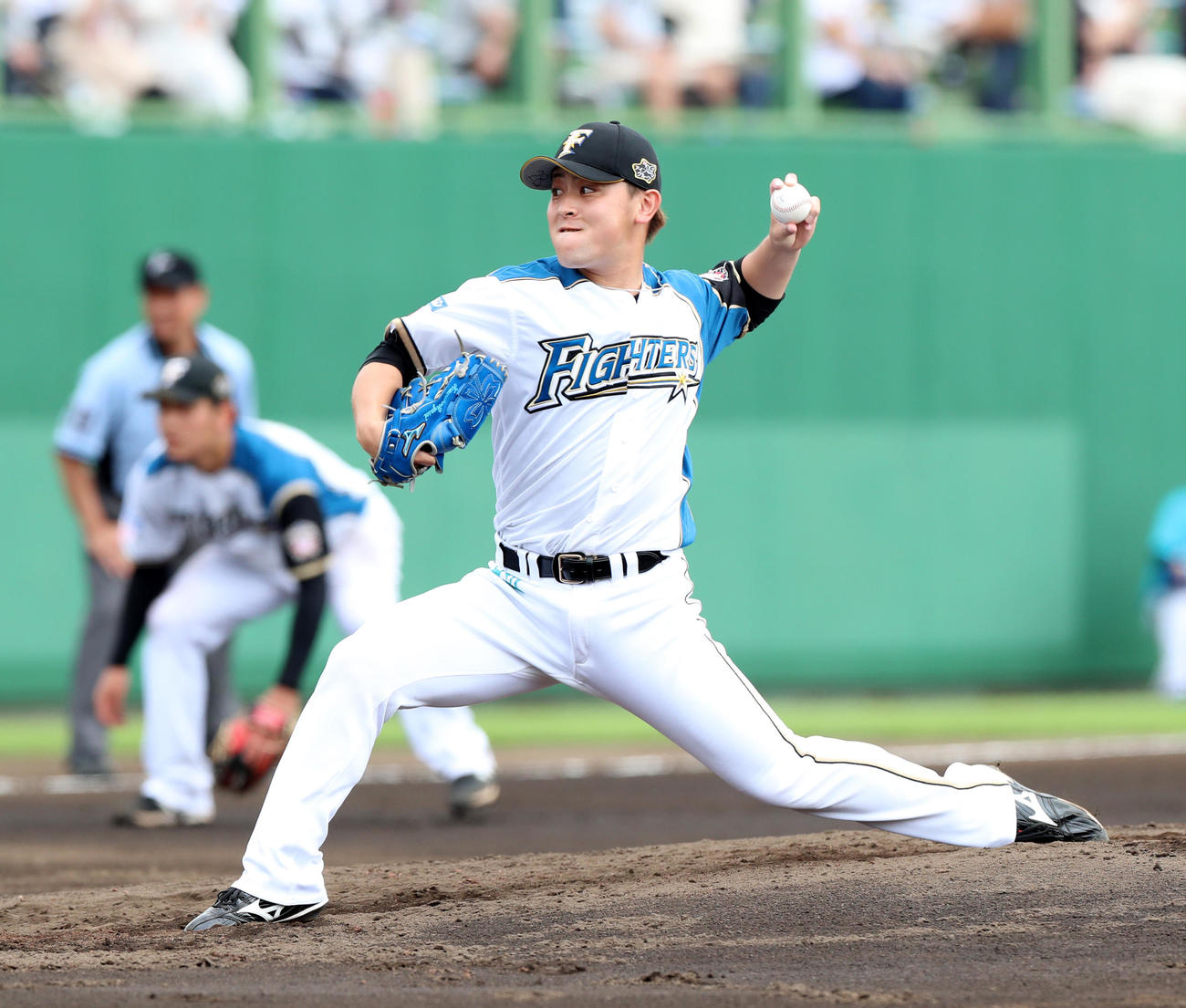 日本ハム対オリックス　6回から登板する日本ハム河野（撮影・佐藤翔太）