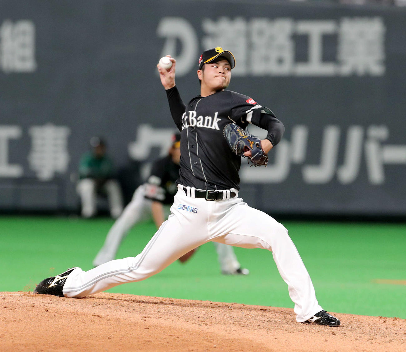 ソフトバンク甲斐野央（2019年4月29日撮影）
