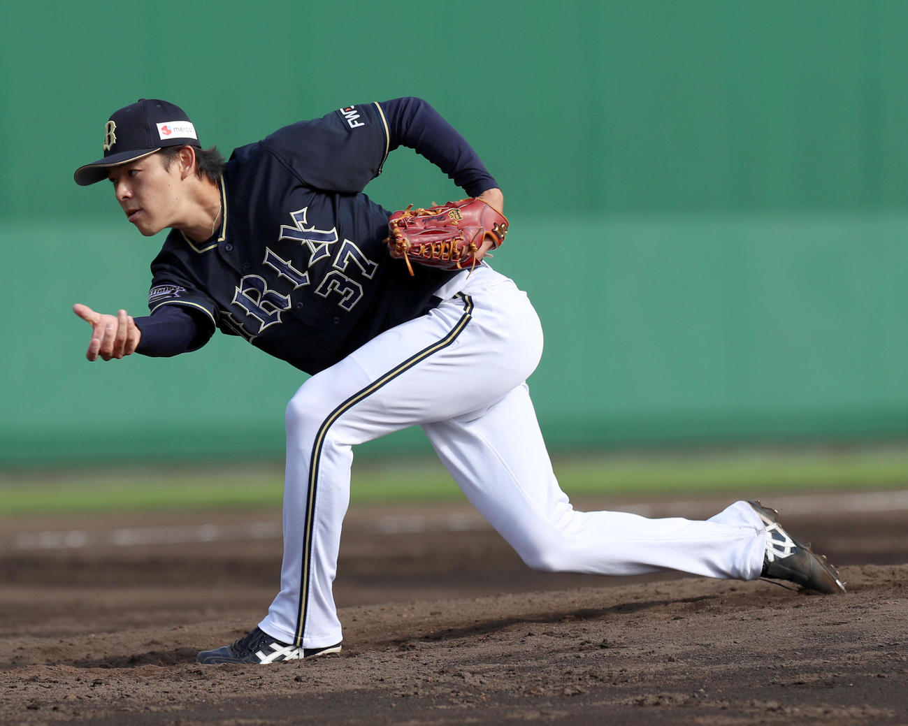 日本ハム対オリックス　7回途中から登板するオリックス中川颯（撮影・佐藤翔太）