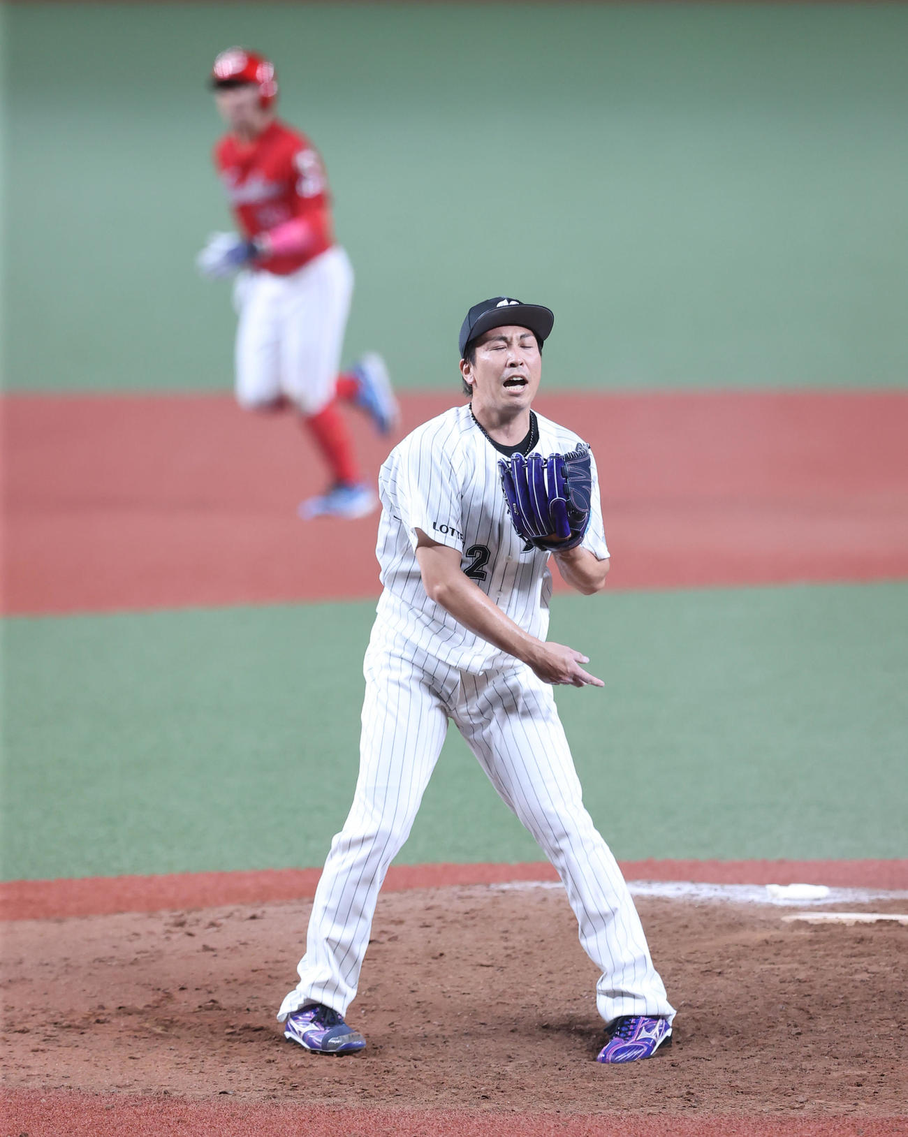 全パ対全セ　9回表全セ2死満塁、中野に押し出しの四球を与え悔しげな表情を見せる益田（撮影・垰建太）