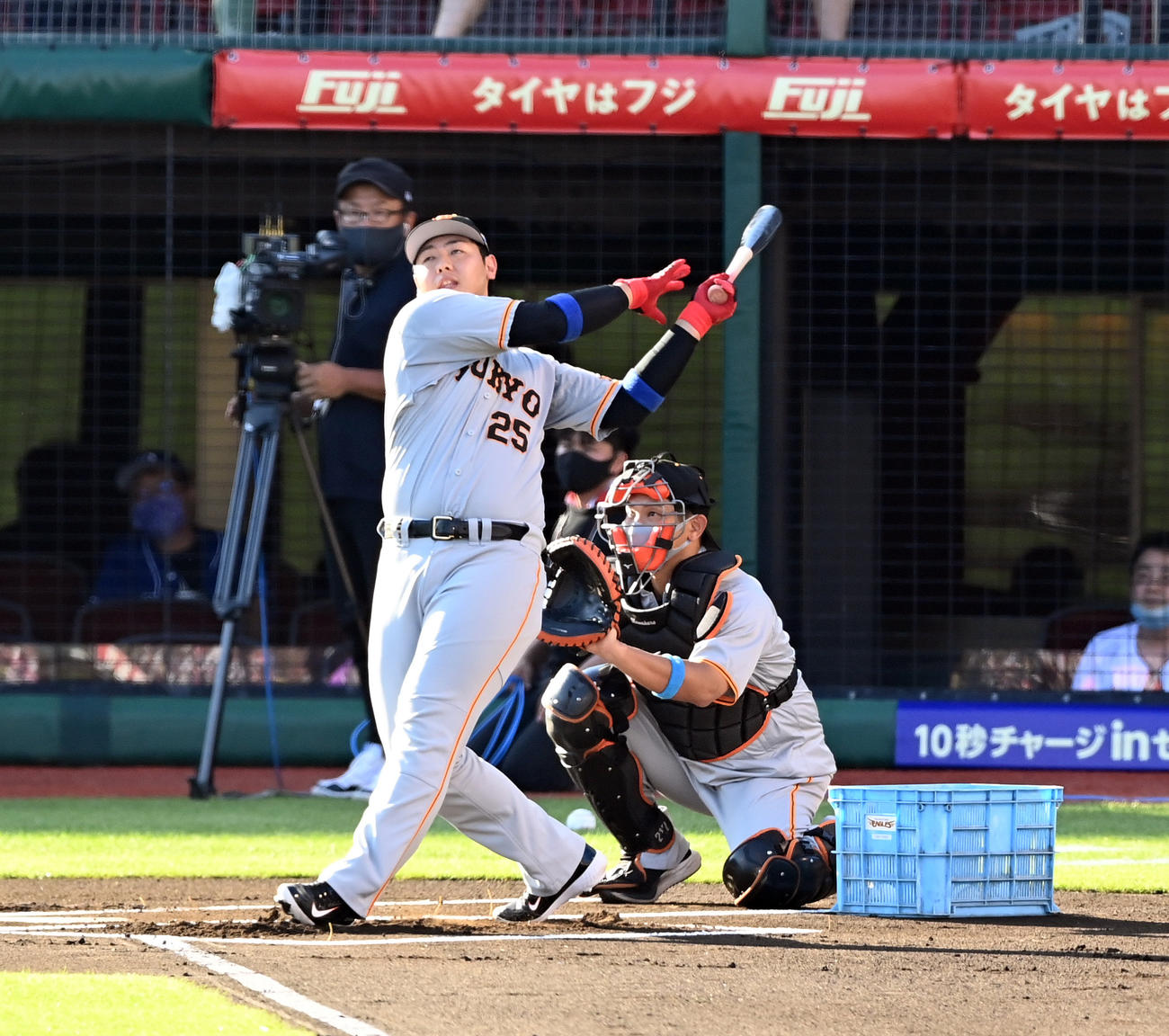ホームラン競争で吉田正尚に敗れ予選敗退となった岡本和（撮影・たえ見朱実）