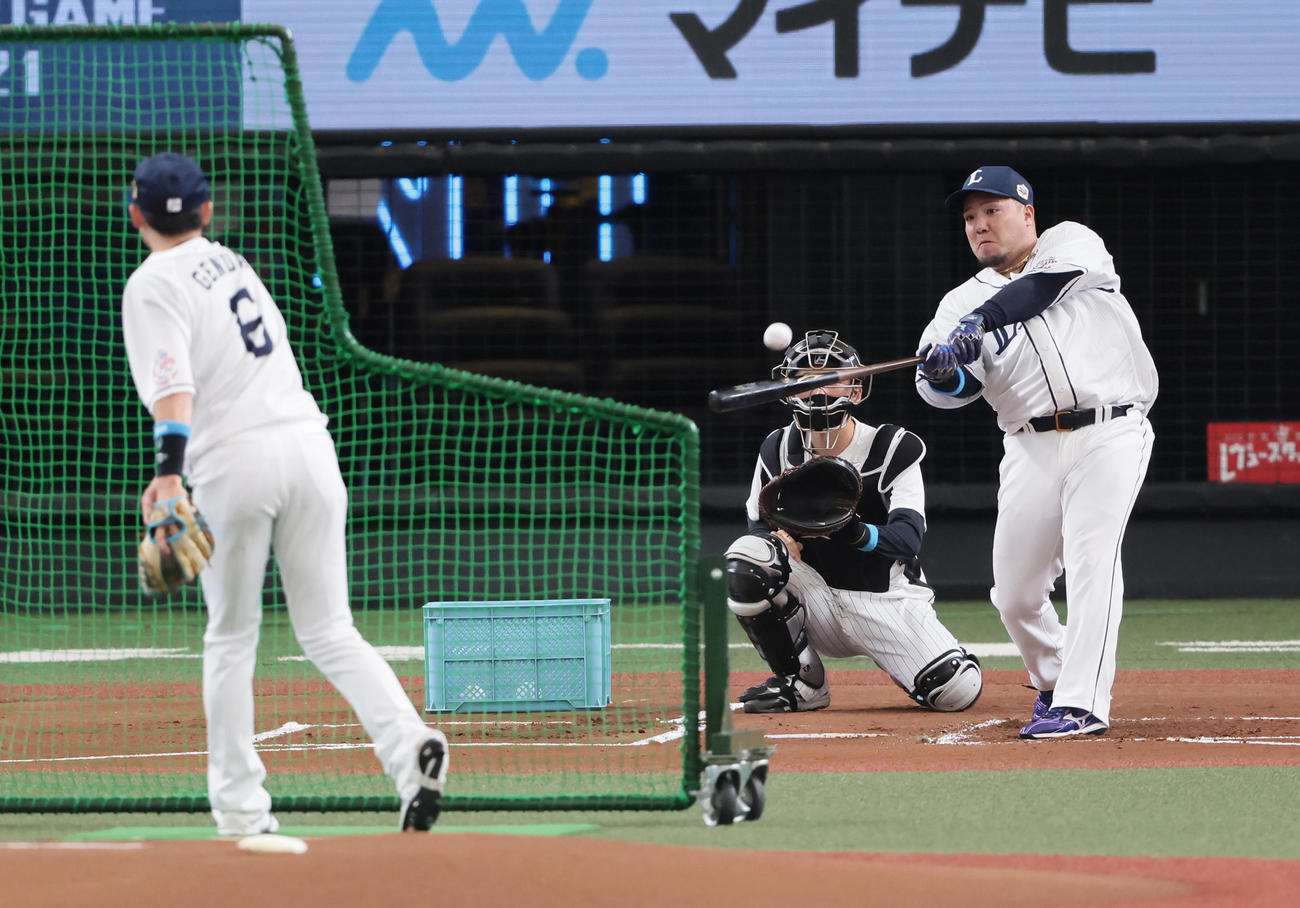 ホームランダービーで西武山川は決勝進出を果たす（撮影・足立雅史）