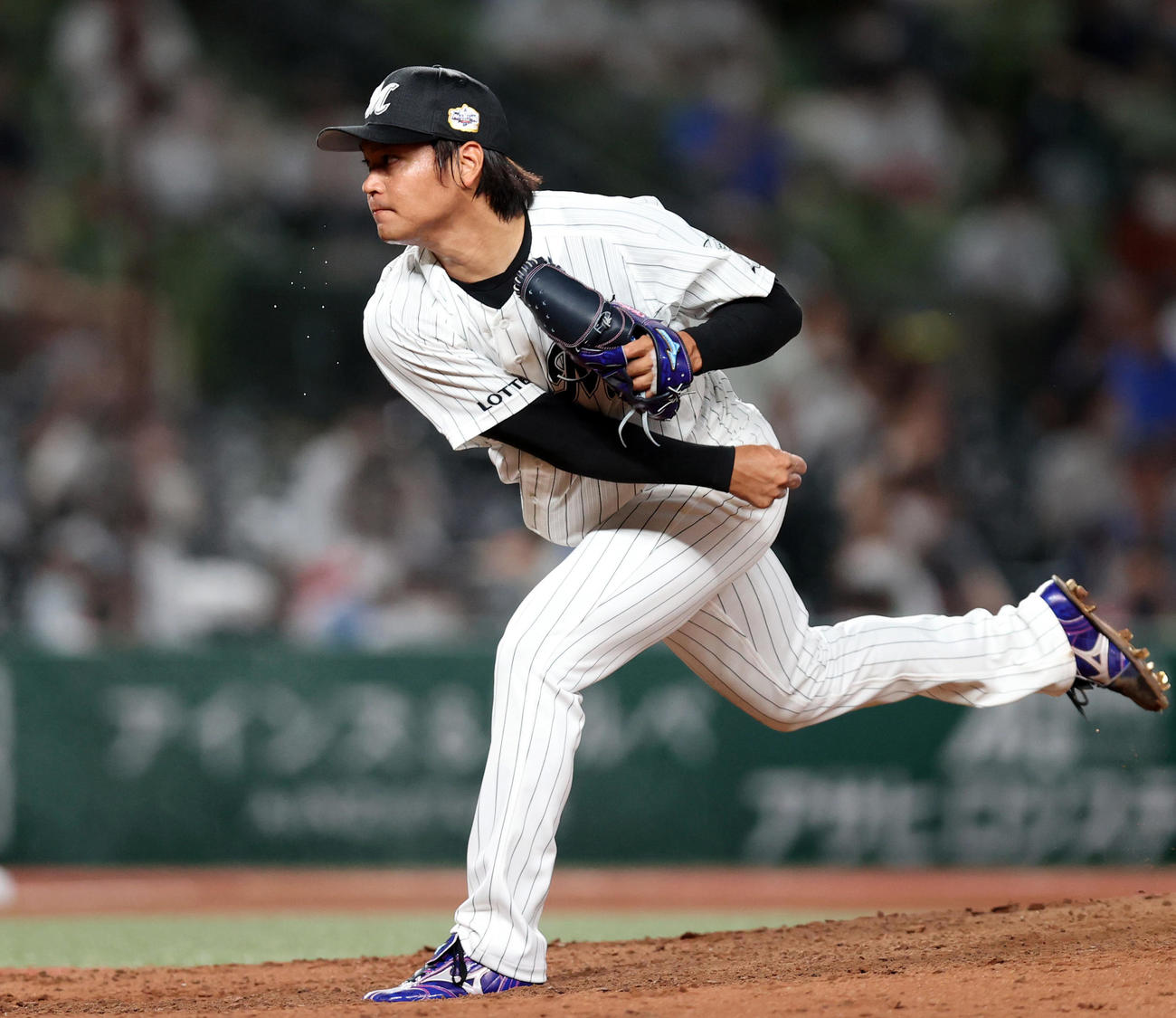 全パ対全セ　7回表から登板する佐々木千（撮影・狩俣裕三）