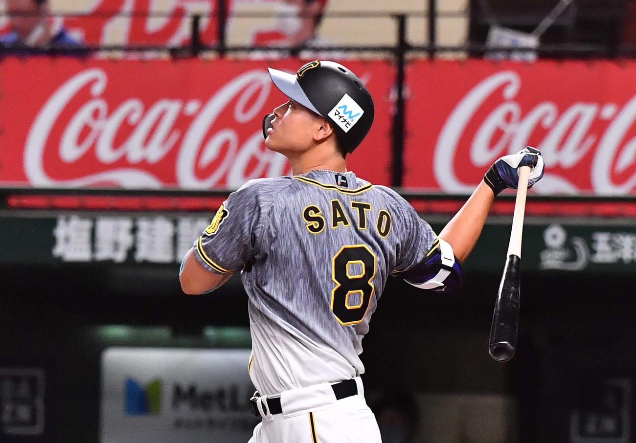 「マイナビオールスターゲーム2021」第1戦　7回表2死、中飛に倒れる佐藤輝（撮影・上田博志）