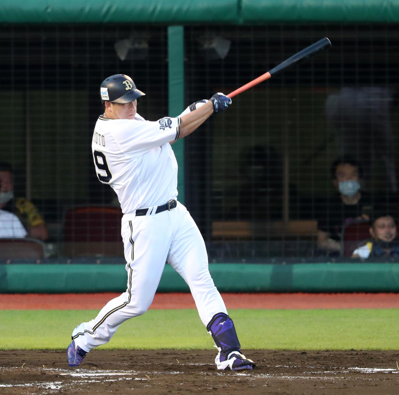 全パ対全セ　2回裏全パ2死、杉本は左越え本塁打を放つ（撮影・加藤哉）