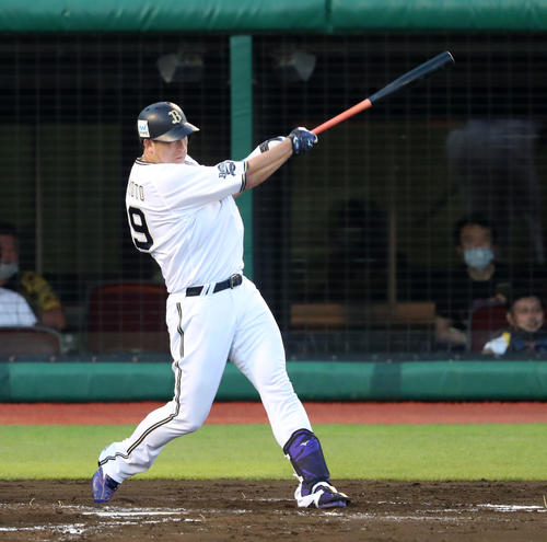 全パ対全セ　2回裏全パ2死、杉本は左越え本塁打を放つ（撮影・加藤哉）