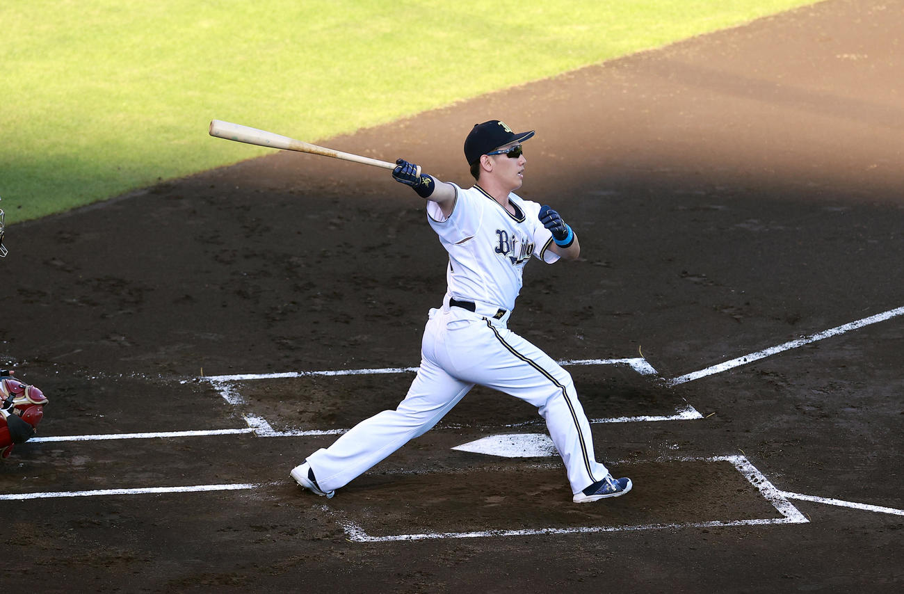 全パ対全セ　ホームランダービーを制した吉田正（撮影・浅見桂子）