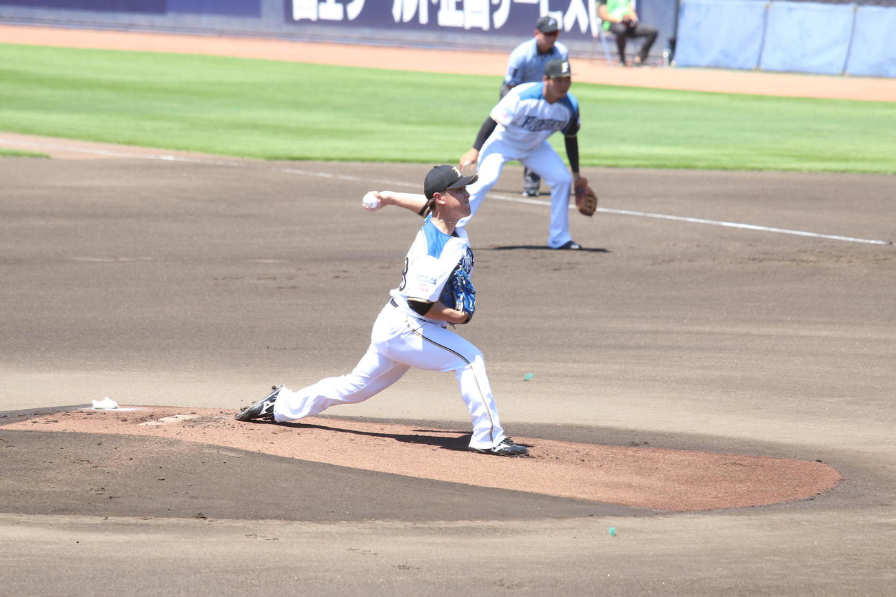 先発した日本ハム河野（撮影・田中彩友美）