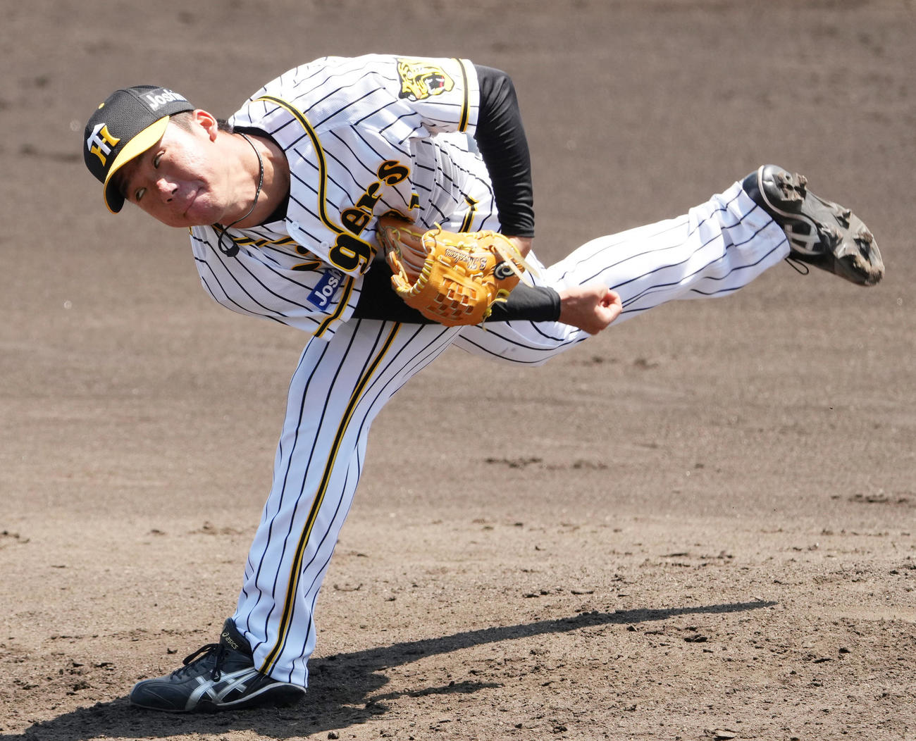 練習試合　阪神2軍対大和高田クラブ　先発し2回を無失点に抑えた阪神村上（代表撮影）