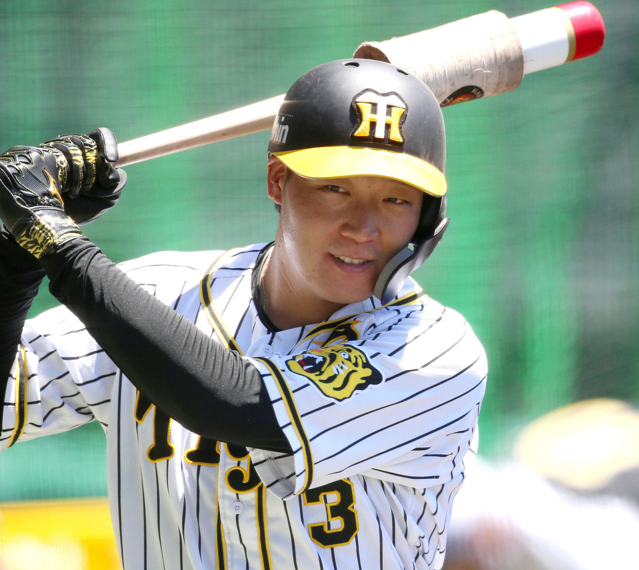 19日、笑顔で練習に励む大山