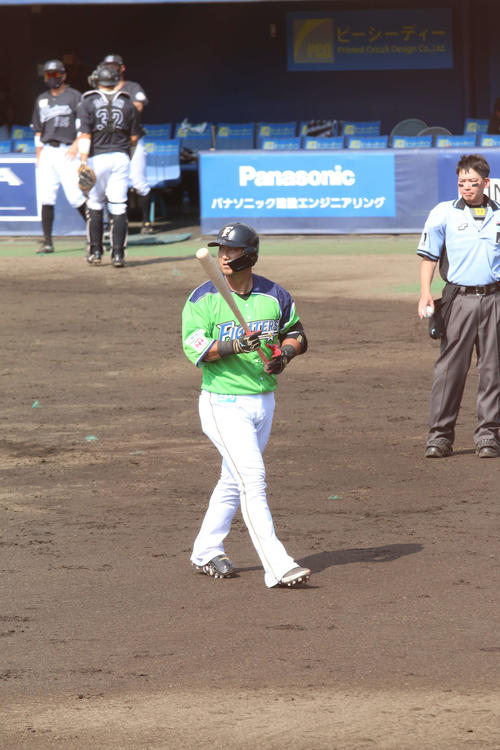中田翔選手 日本ハムレジェンドシリーズ着用パンツ 中田翔選手 日本ハムレジェンドシリーズ着用パンツ 中田翔選手 日本