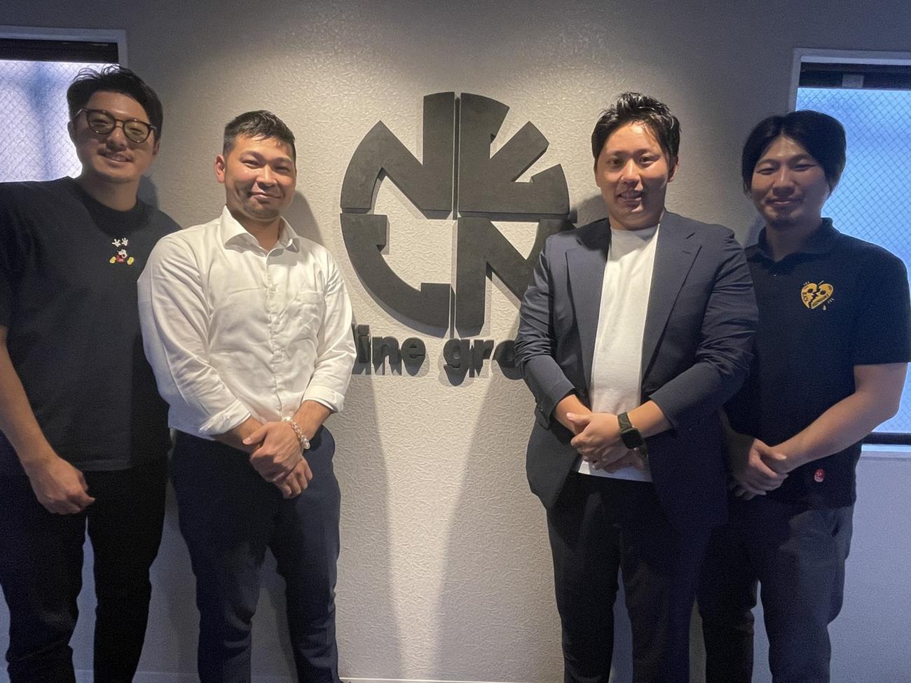 社会人の軟式野球チームを立ち上げる顔ぶれ。左から中本築氏、監督を務める宮崎祐樹氏、久保田健治氏、中本武志氏（宮崎氏提供）