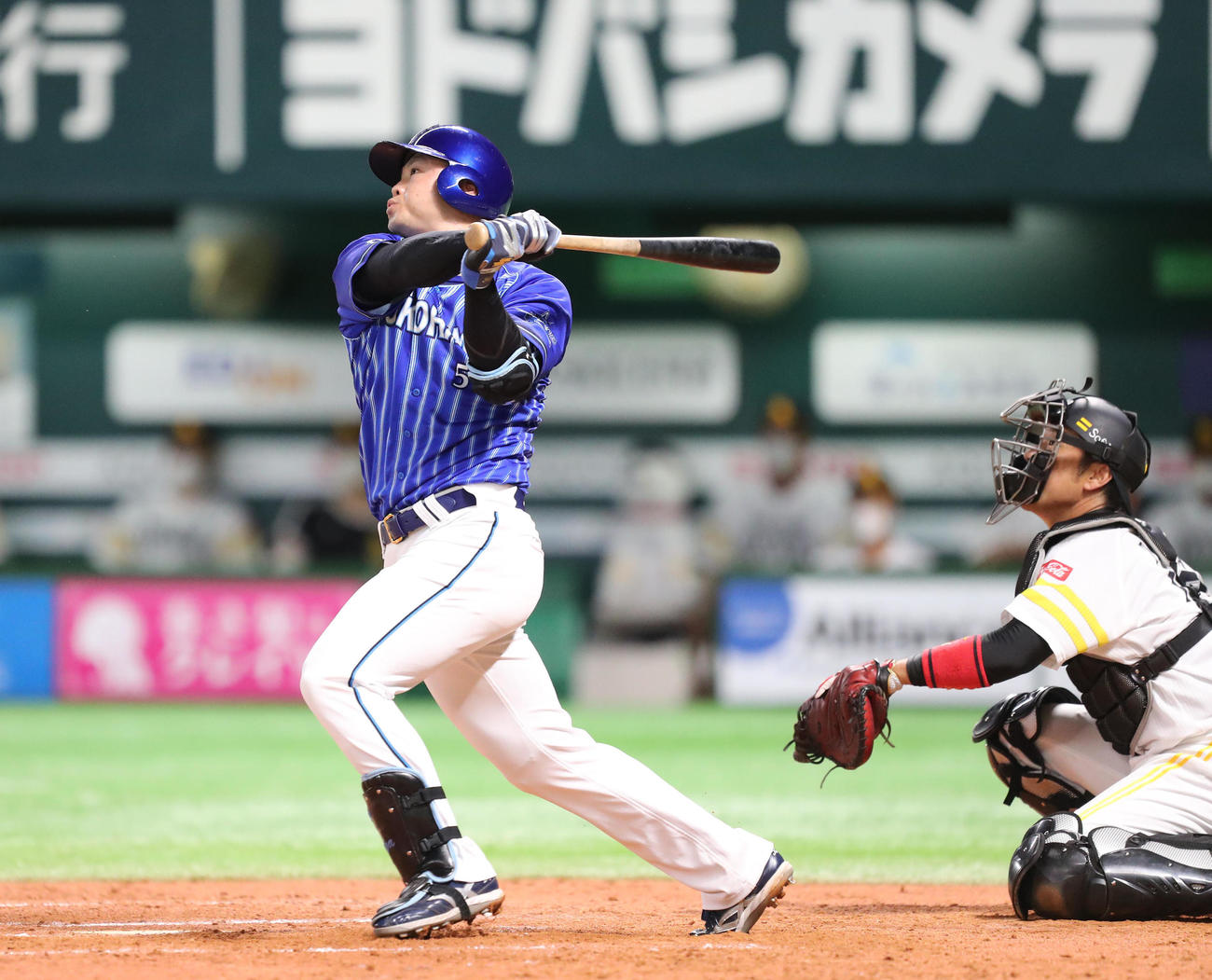 ソフトバンク対DeNA 9回表DeNA1死、細川成也は中越え本塁打を放つ（撮影・梅根麻紀）