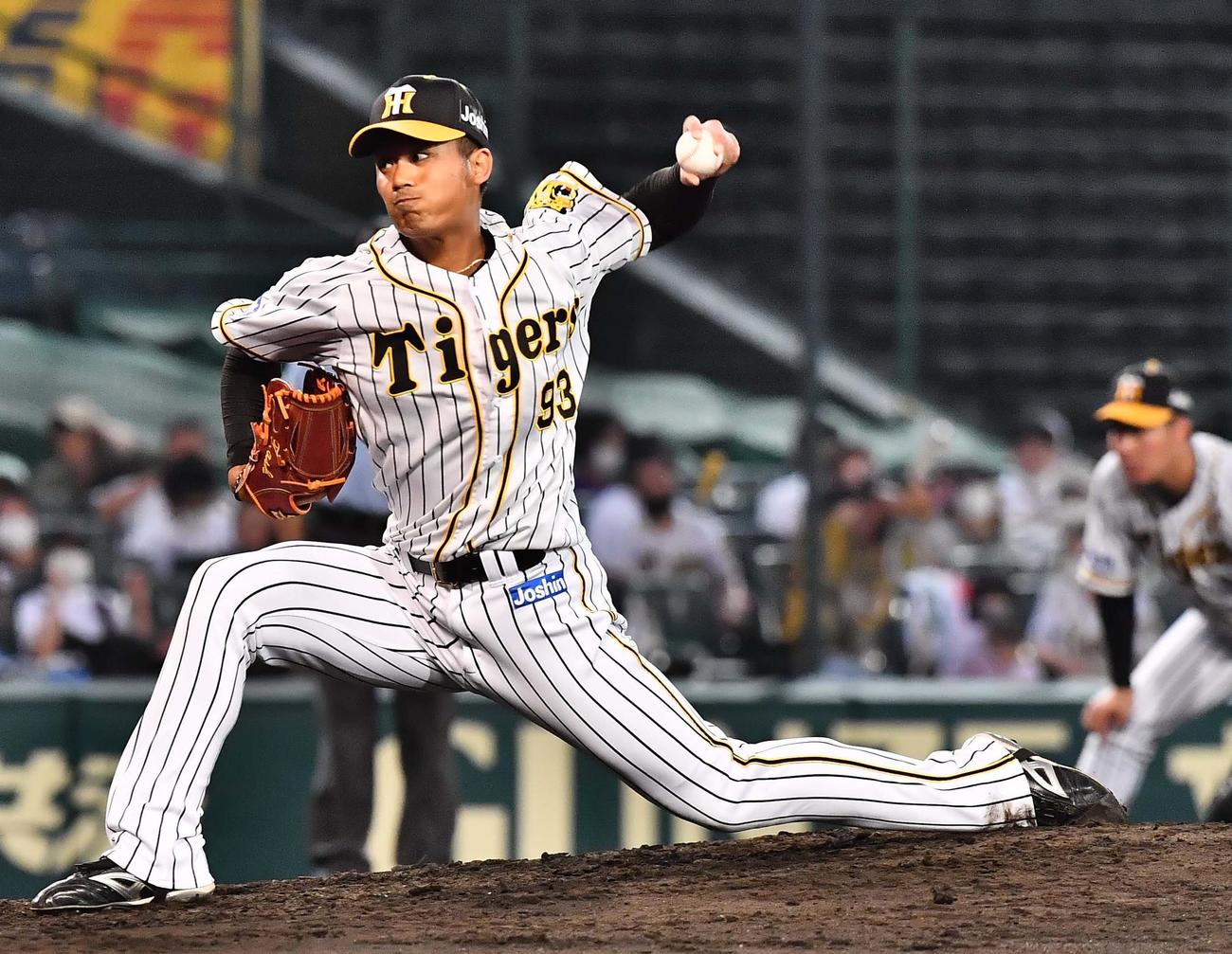 阪神対ロッテ　阪神2番手の石井将（撮影・上田博志）
