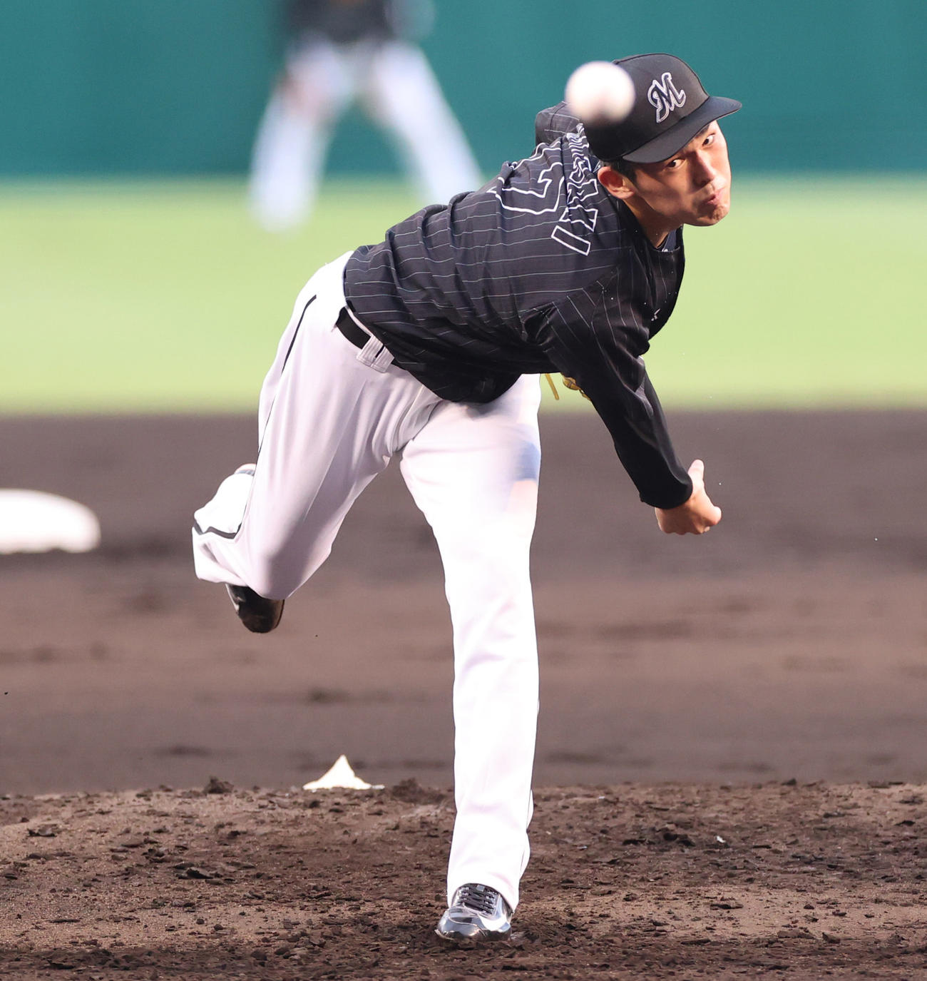 阪神対ロッテ　力投するロッテ先発の佐々木朗（撮影・清水貴仁）