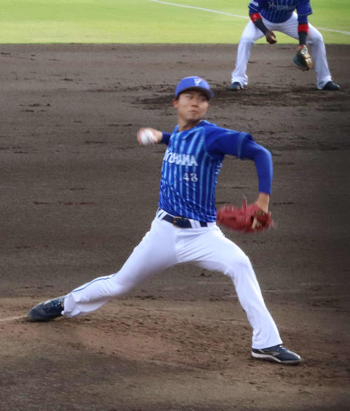 巨人対DeNA 2軍戦に先発したDeNA京山（撮影・小早川宗一郎）
