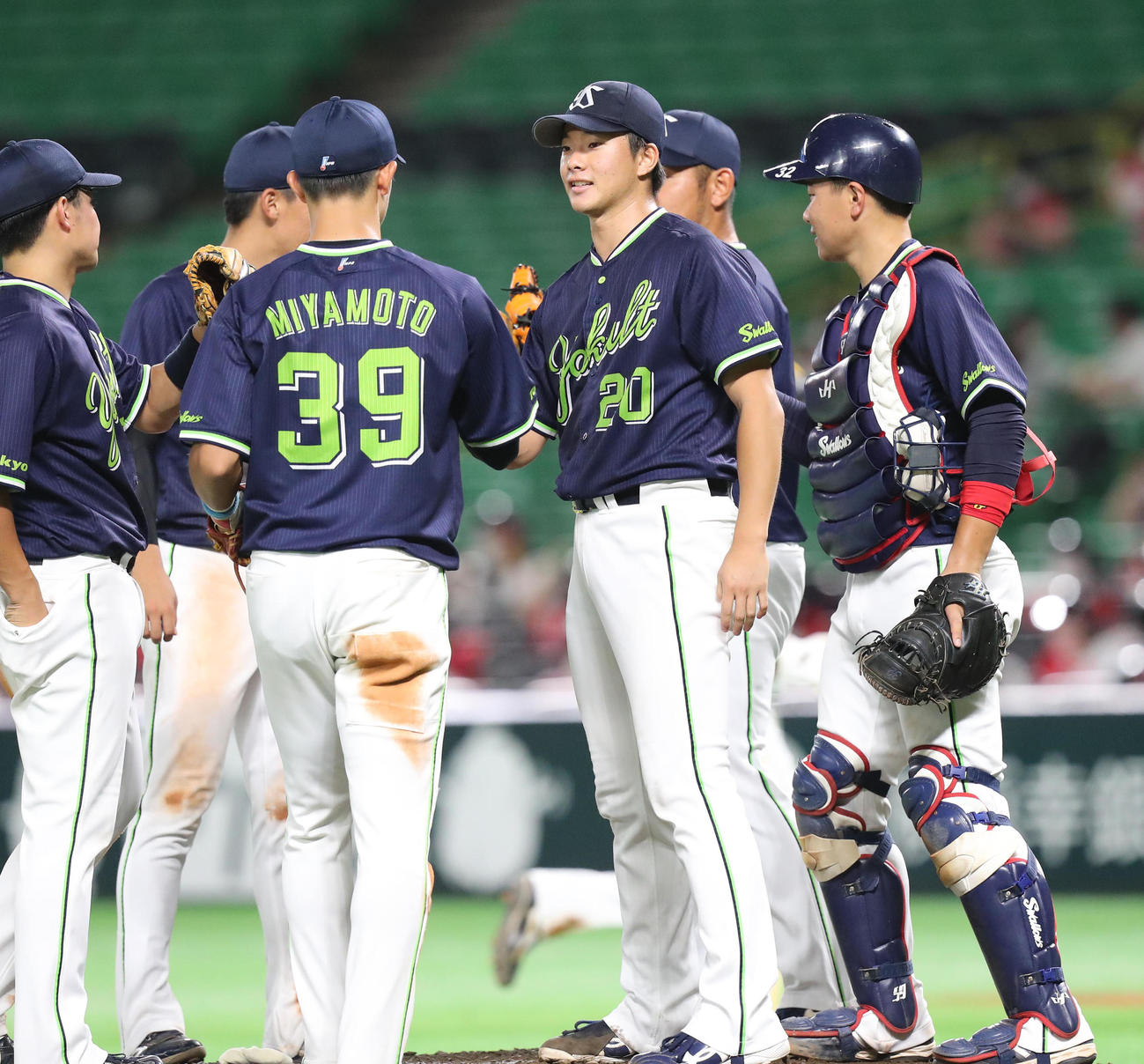 ソフトバンク対ヤクルト　7回から登板した木沢尚文は3イニングを投げ無失点と好投、笑顔（撮影・梅根麻紀）