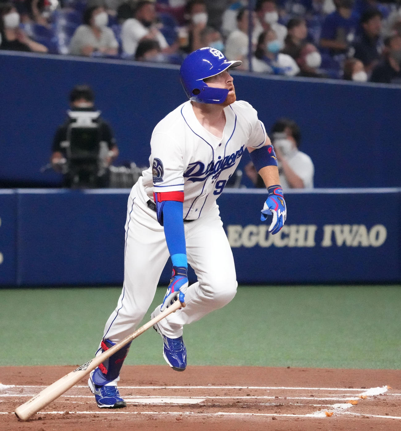 エキシビジョンマッチ中日対日本ハム　1回裏中日1死、右越え本塁打を放つガーバー（撮影・森本幸一）