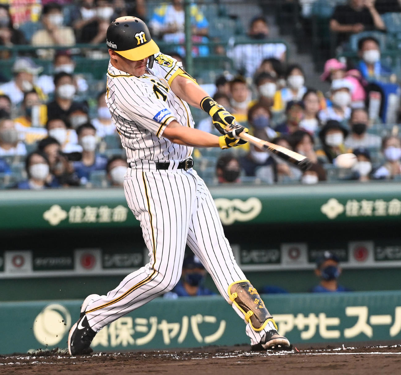 阪神対西武　1回裏阪神2死一、二塁、サンズは先制の左前適時打を放つ（撮影・前岡正明）