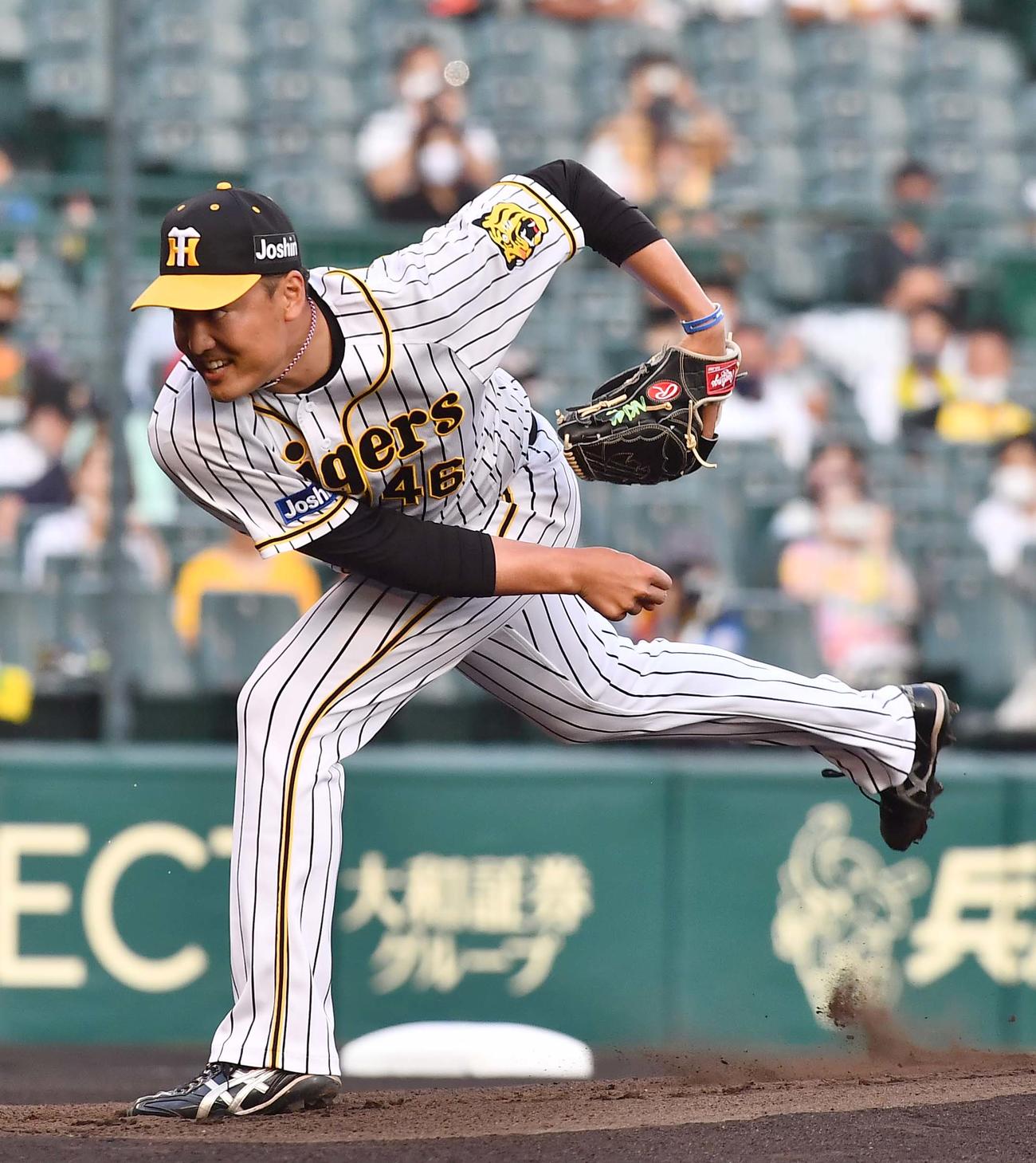 阪神対西武　阪神先発の秋山（撮影・上田博志）