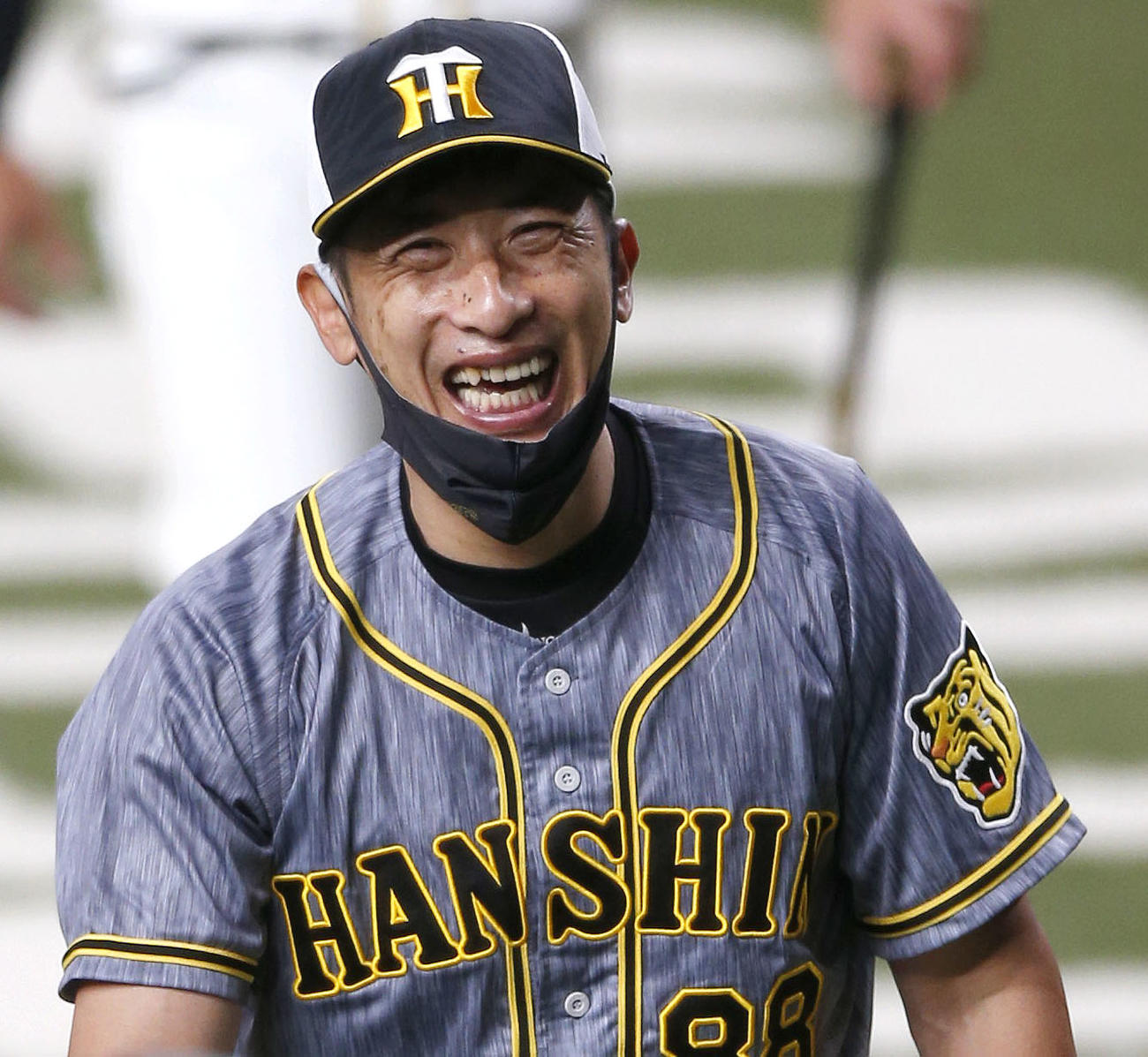 オリックス対阪神　試合前の練習で笑顔を見せる阪神矢野監督（撮影・上山淳一）