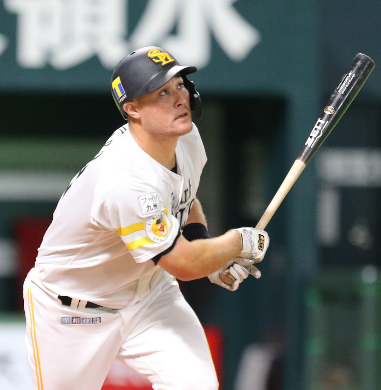 ソフトバンク対巨人　1回裏ソフトバンク1死一、二塁、リチャードは右越えの3点本塁打放つ（撮影・屋方直哉）