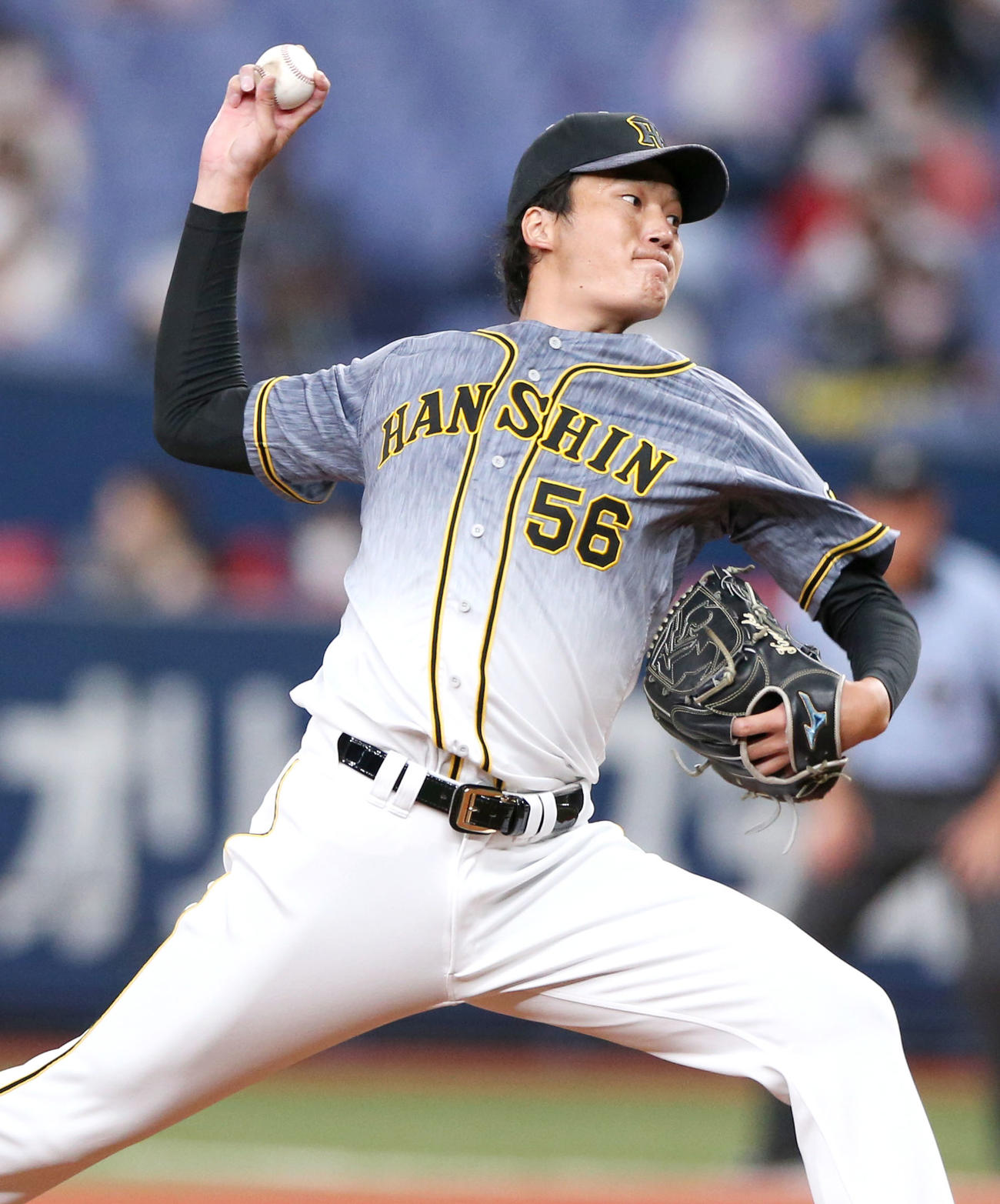 エキシビジョンマッチ　オリックス対阪神　7回、阪神3番手で登板の小林（撮影・上山淳一）