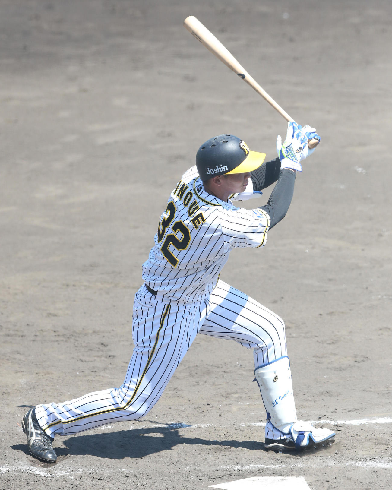 ウエスタン・リーグ広島戦の3回、井上は中前2点適時打を放つ（代表撮影）