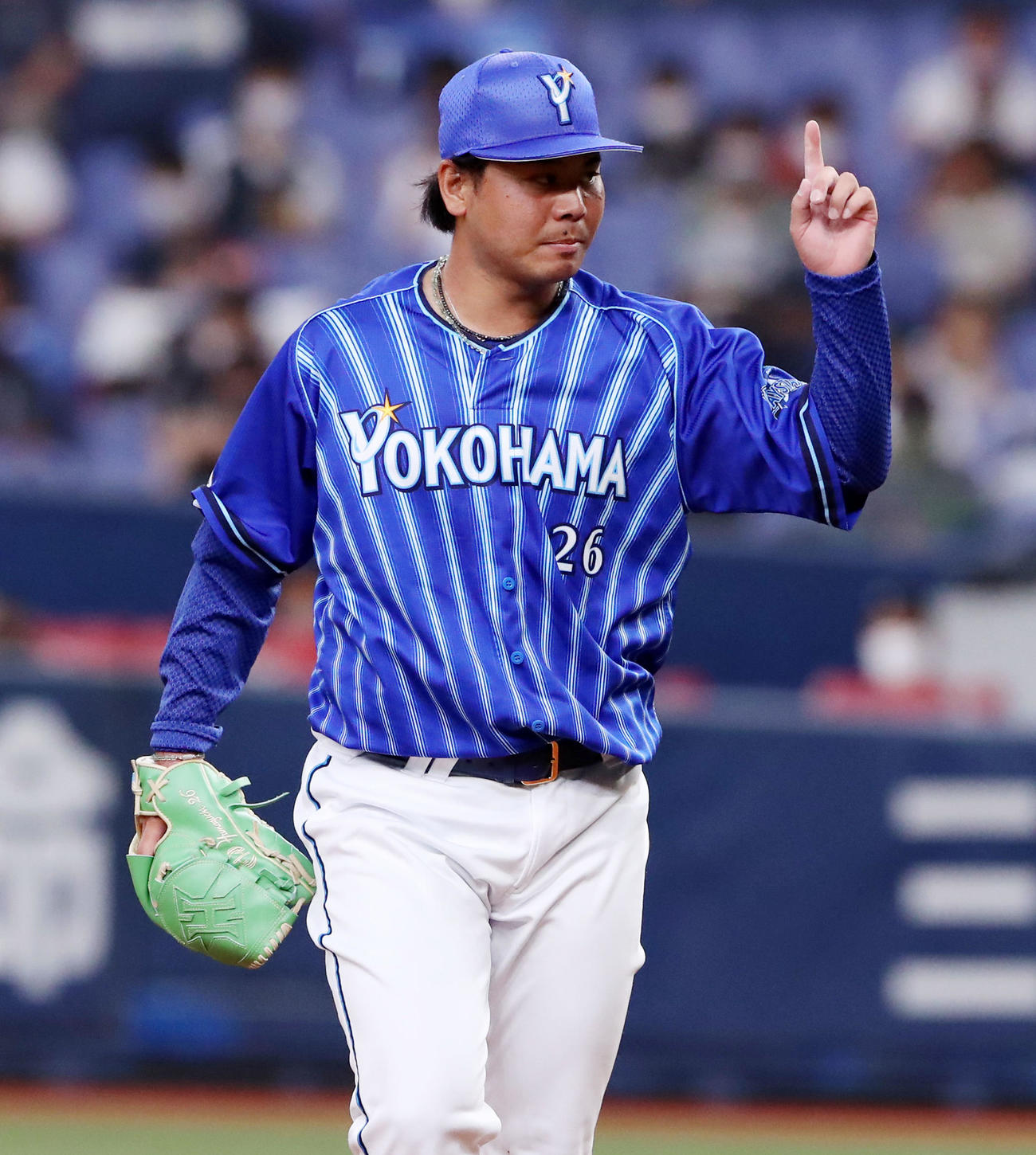 オリックス対DeNA 1回裏オリックス2死一、二塁、浜口はT－岡田から空振りを奪い気合いの入った表情を見せる（撮影・加藤哉）