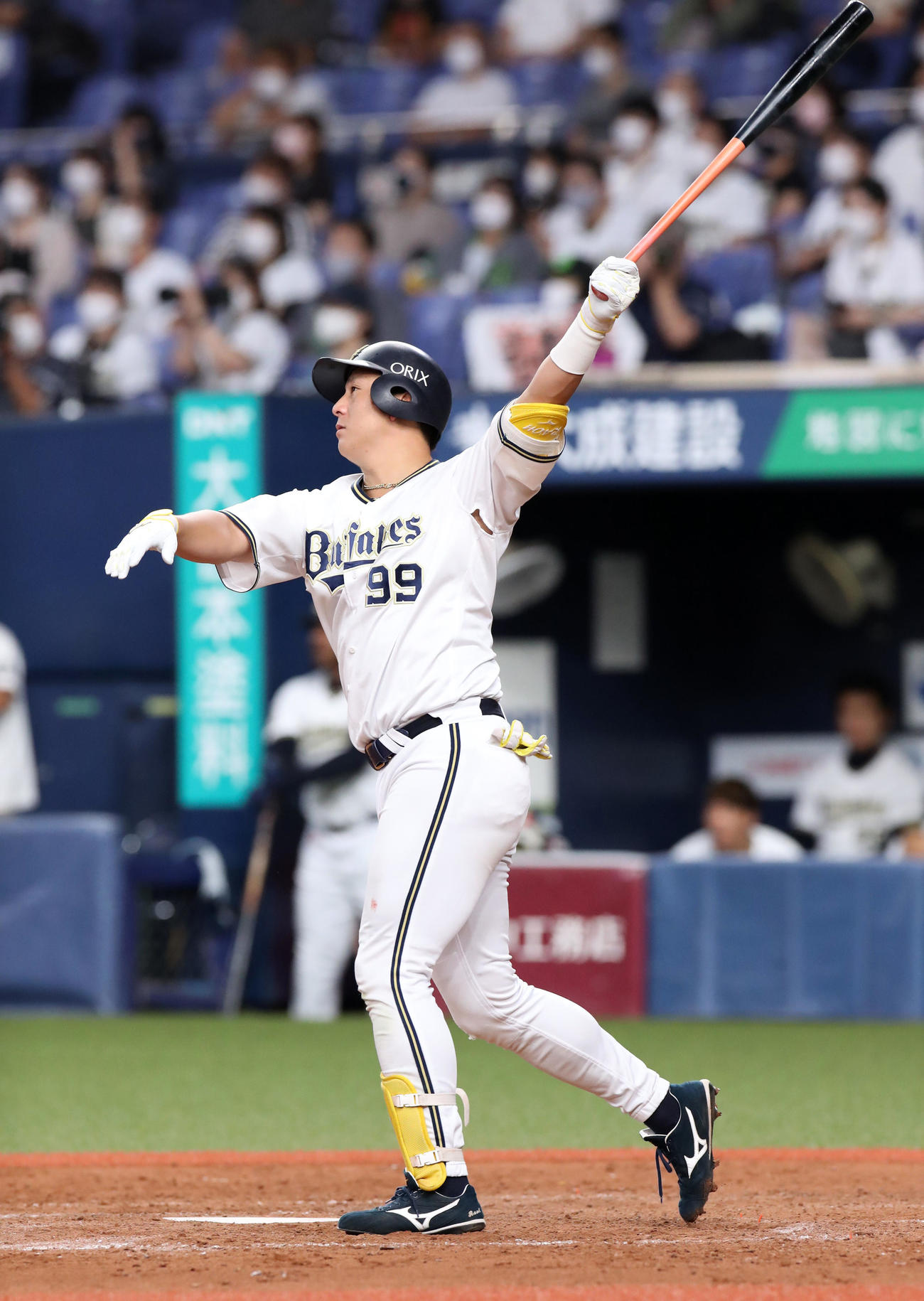 オリックス対DeNA 5回裏オリックス1死一塁、杉本は中越え2点本塁打を放つ（撮影・加藤哉）