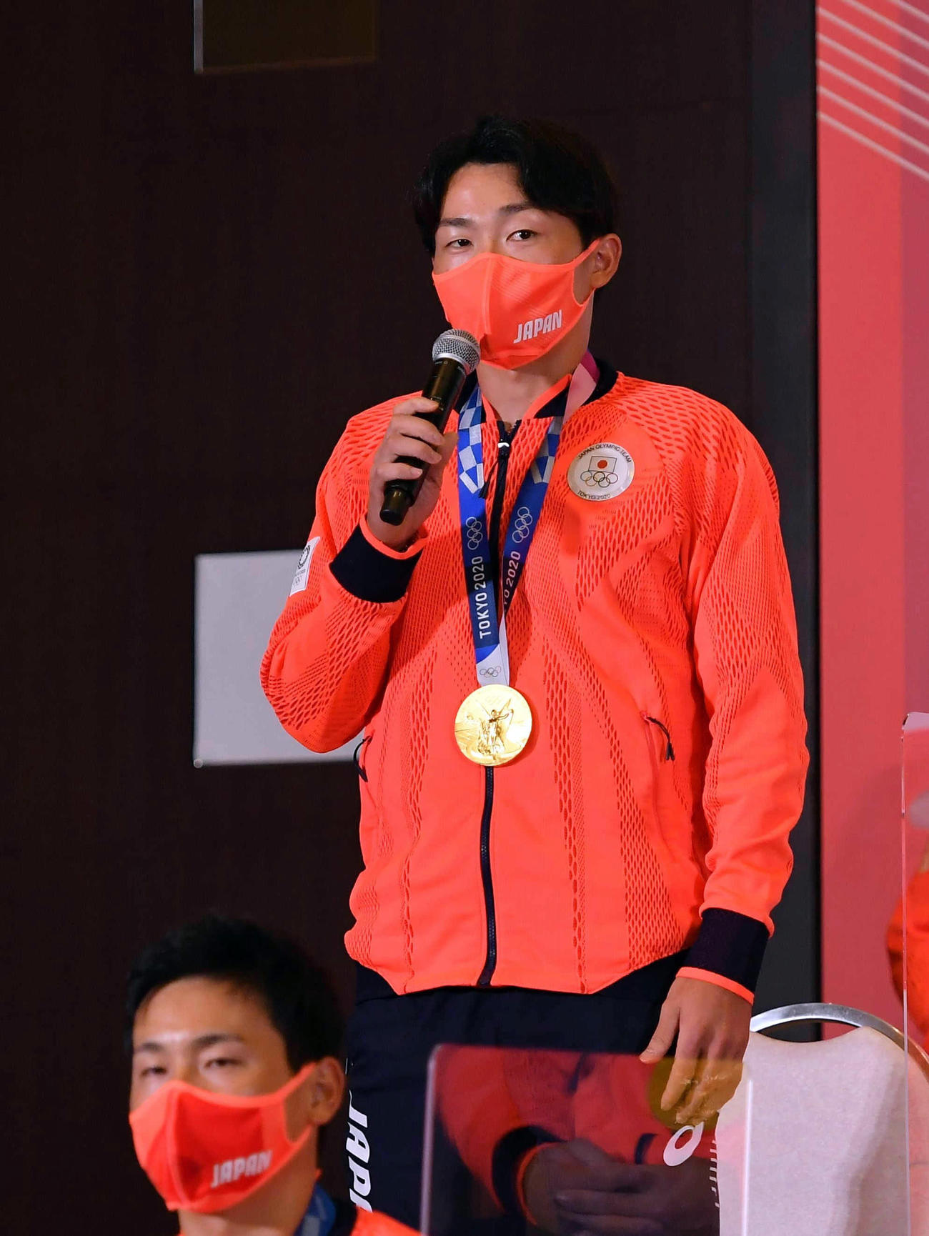 メダリスト会見であいさつする源田（2021年8月8日代表撮影）