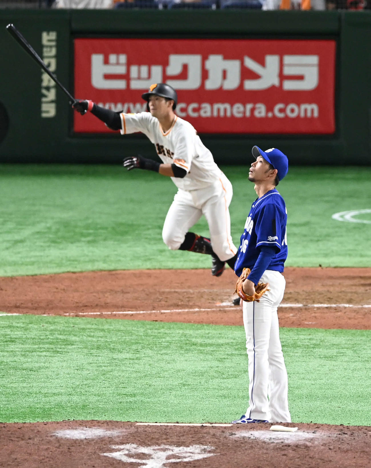 巨人対中日　8回裏巨人無死、又吉は代打若林に右越えソロ本塁打を許す（撮影・山崎安昭）