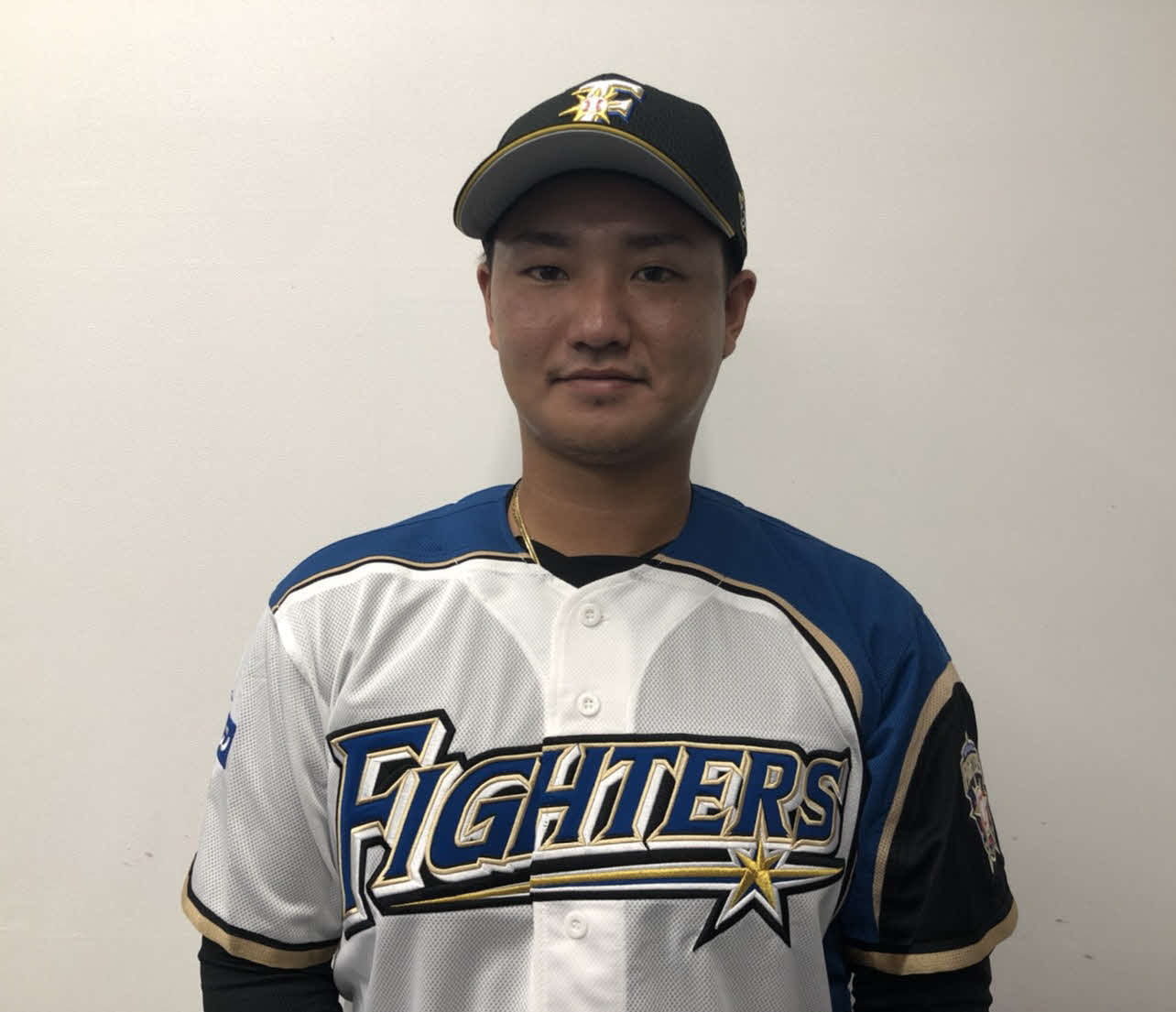 鎌ケ谷でオンライン入団会見に臨んだ佐藤（球団提供）