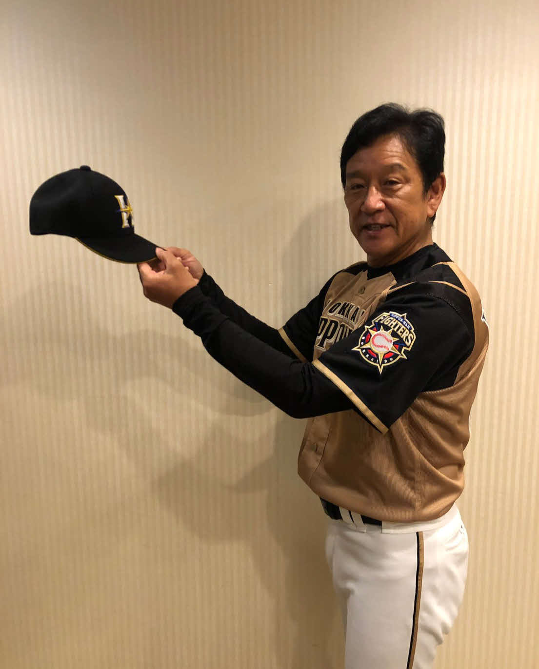 日本ハムへ移籍した木村と佐藤のオンライン入団会見に福岡から参加した栗山監督（球団提供）