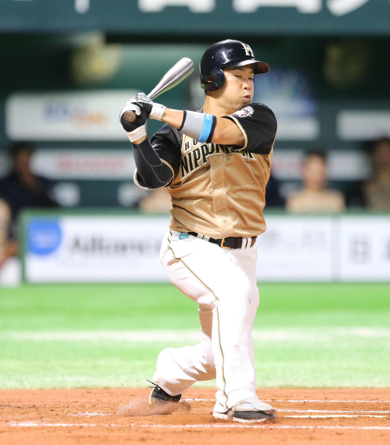 ソフトバンク対日本ハム　7回表日本ハム2死、近藤は空振り三振に倒れる（撮影・屋方直哉）