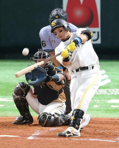 ソフトバンク松田宣浩「ボールとバットの芯完璧にマッチ」11号に熱男