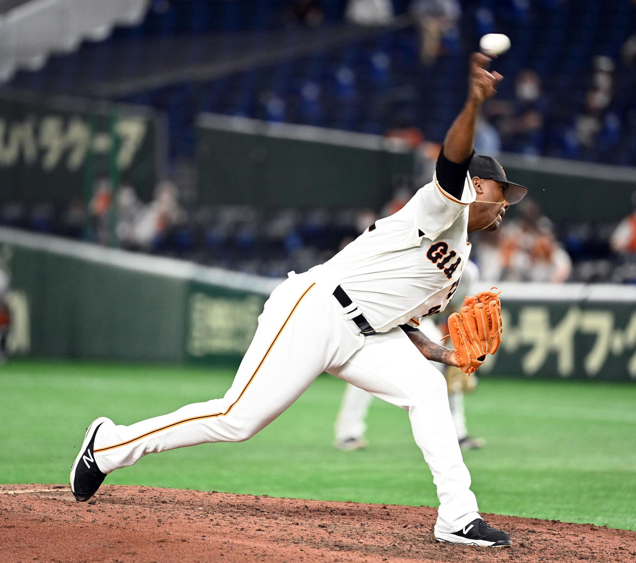 9回表、166キロを投じた巨人ビエイラ（撮影・たえ見朱実）