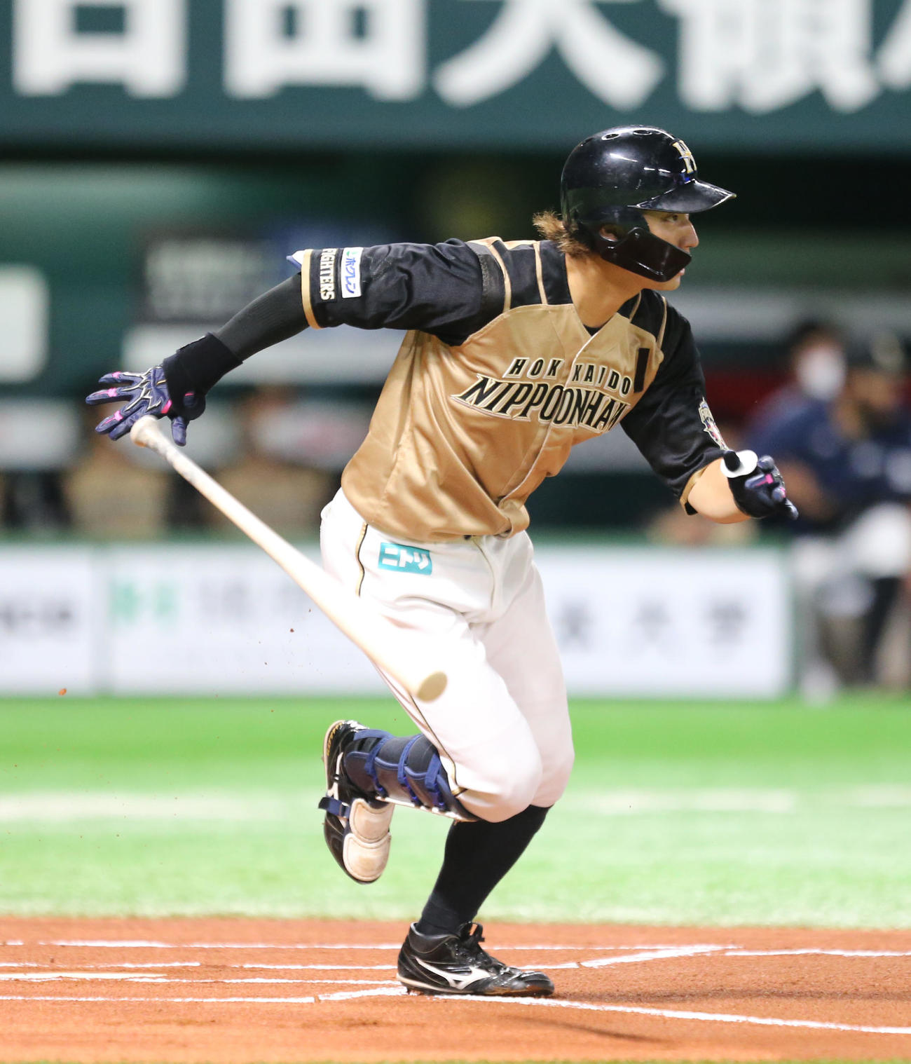 ソフトバンク対日本ハム　1回表日本ハム無死、浅間は中前打を放つ（撮影・屋方直哉）