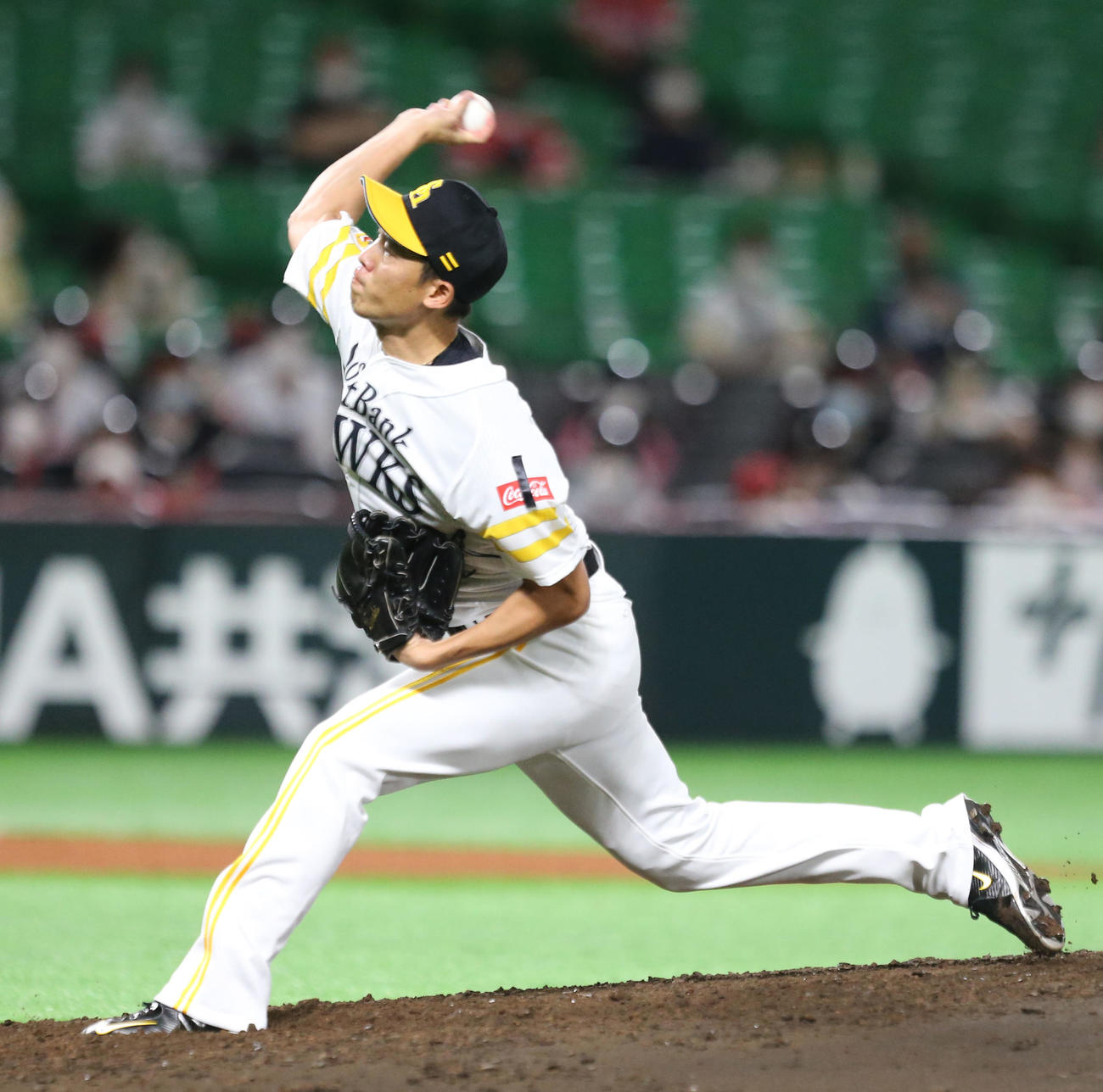 ソフトバンク対日本ハム　2番手で登板した岩崎（撮影・屋方直哉）