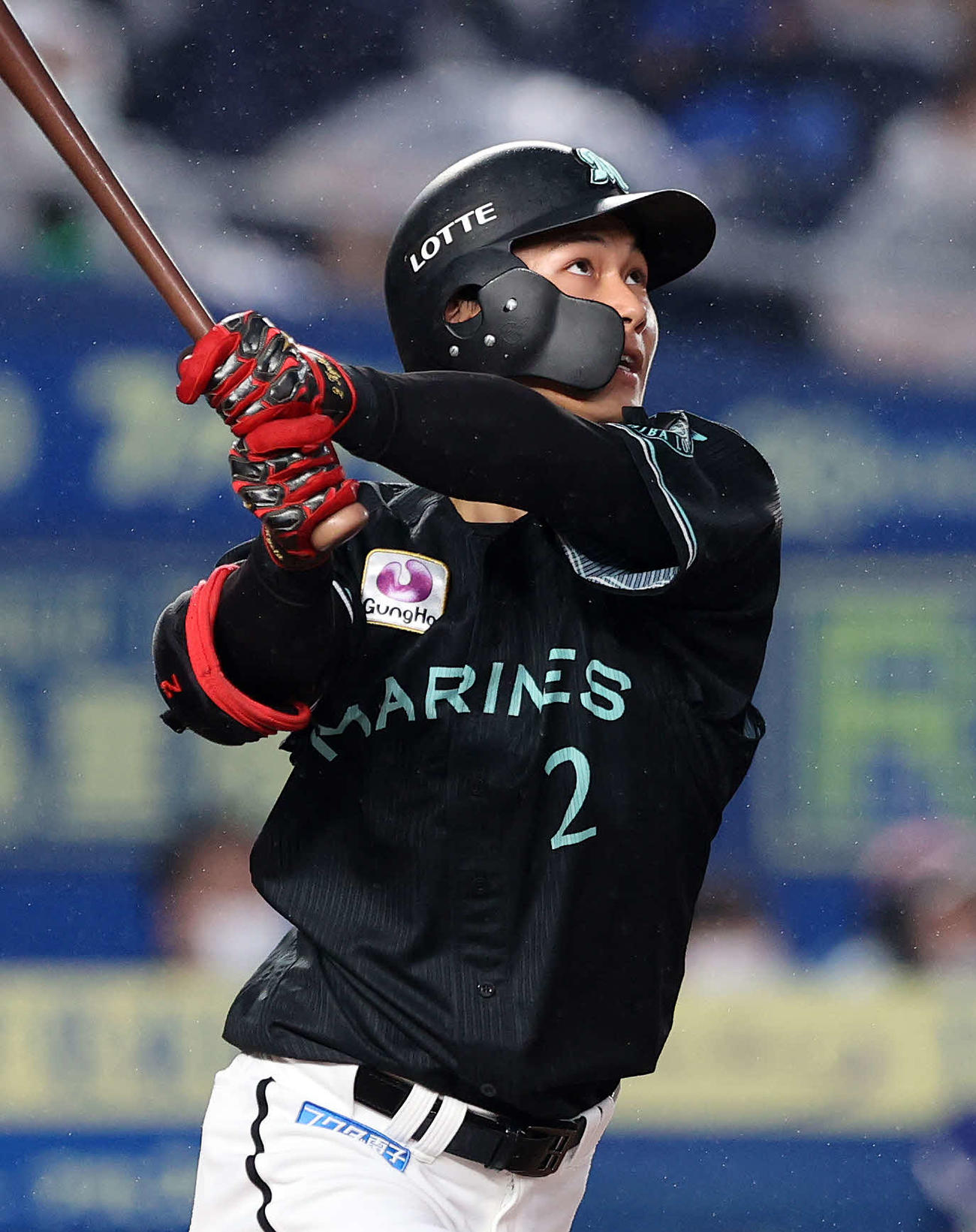 ロッテ対オリックス　2回裏ロッテ2死二塁、藤原恭大は右越え本塁打を放つ（撮影・鈴木正人）