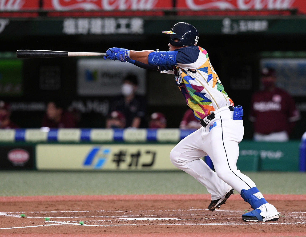 西武対楽天　2回裏西武1死二、三塁、愛斗は2点適時打三塁打を放つ（撮影・滝沢徹郎）