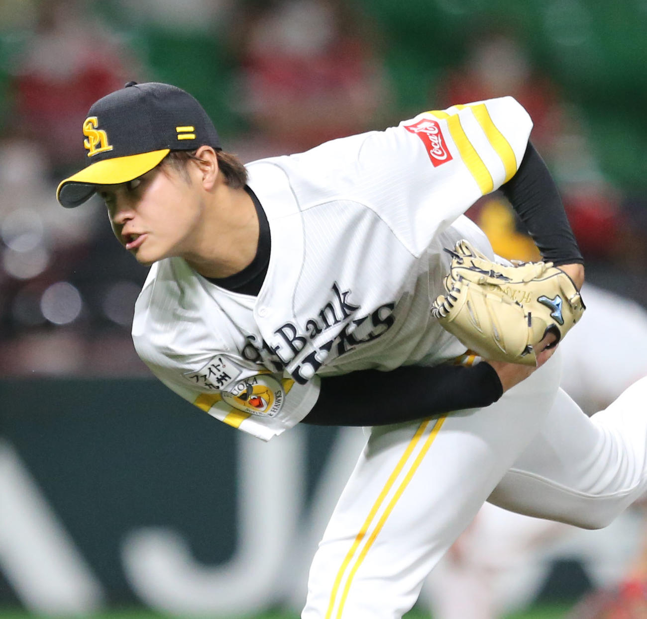 ソフトバンク対日本ハム　6番手で登板した甲斐野（撮影・屋方直哉）