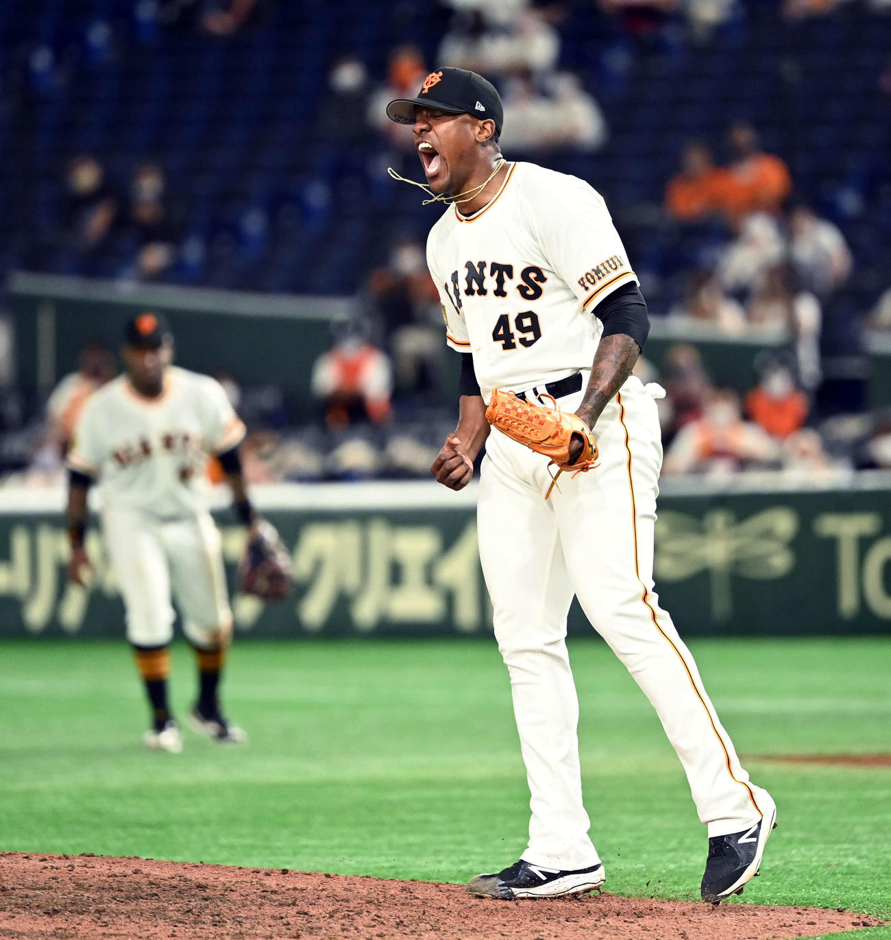 巨人対中日　9回からマウンドに上がり無失点に抑えた巨人ビエイラ（撮影・たえ見朱実）