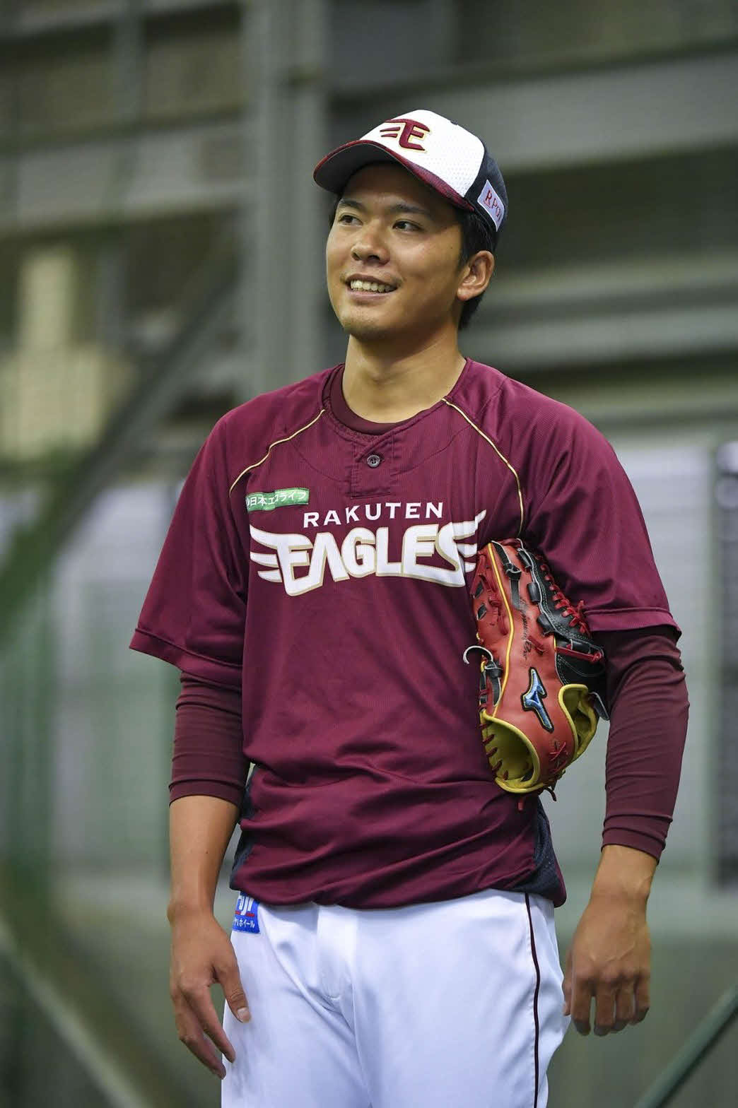 楽天生命パークの室内練習場で練習を行う楽天早川（球団提供）