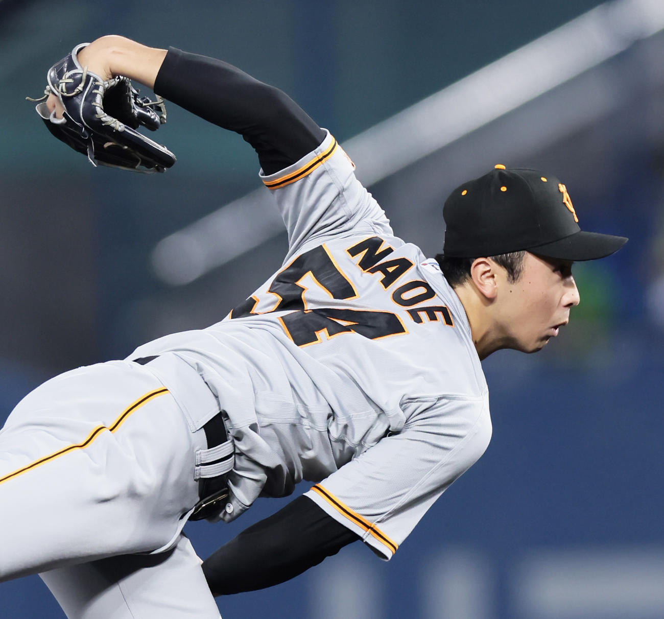 ヤクルト対巨人　巨人先発の直江（撮影・足立雅史）