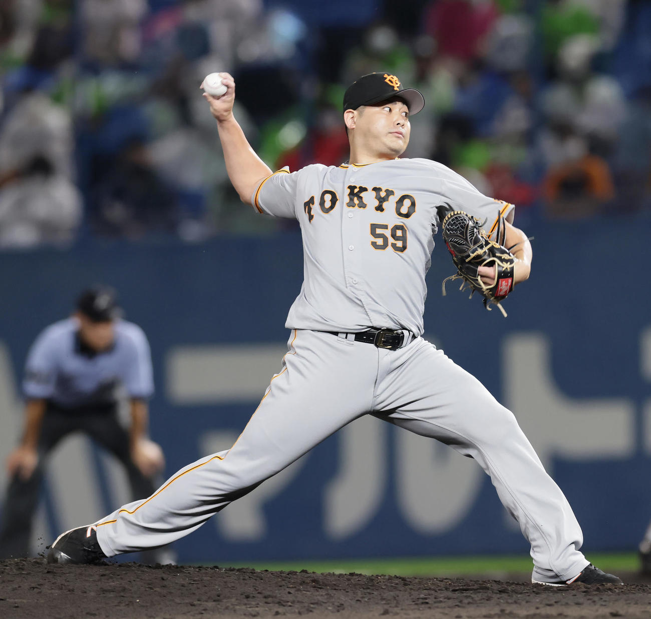ヤクルト対巨人　巨人2番手の田中豊（撮影・足立雅史）