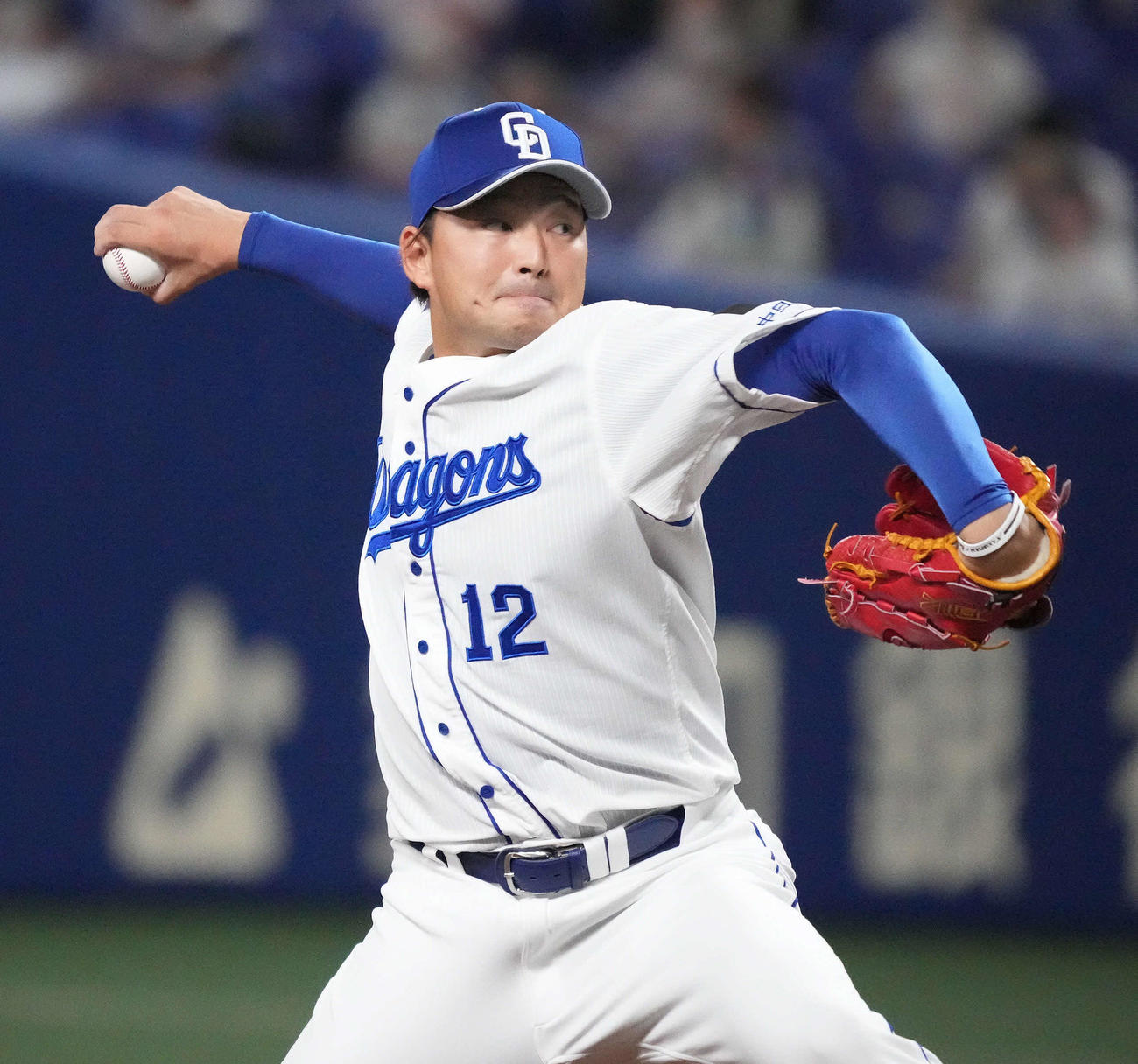中日対広島　6回表広島2死満塁、中日2番手で登板する田島（撮影・森本幸一）